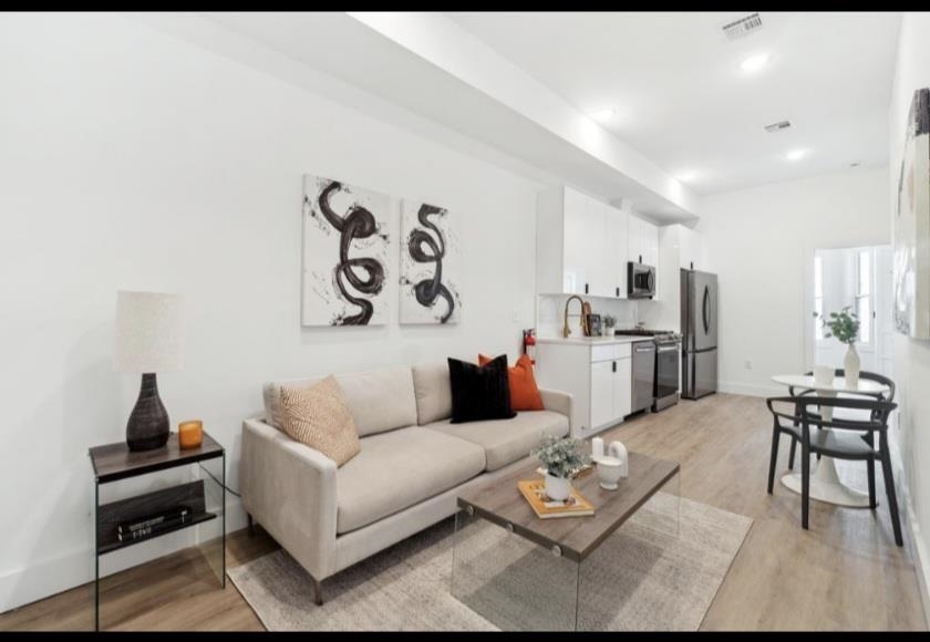 234 WEBSTER AVE Unit: 1R