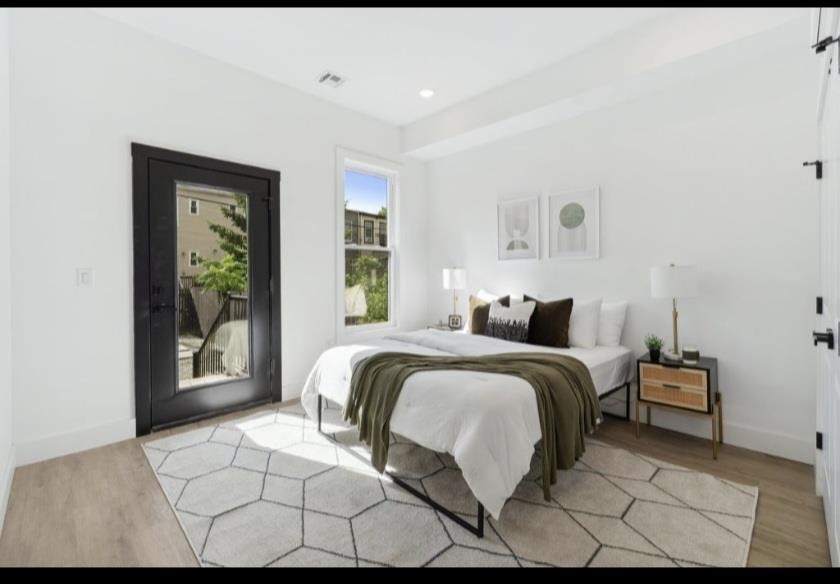 234 WEBSTER AVE Unit: 1R