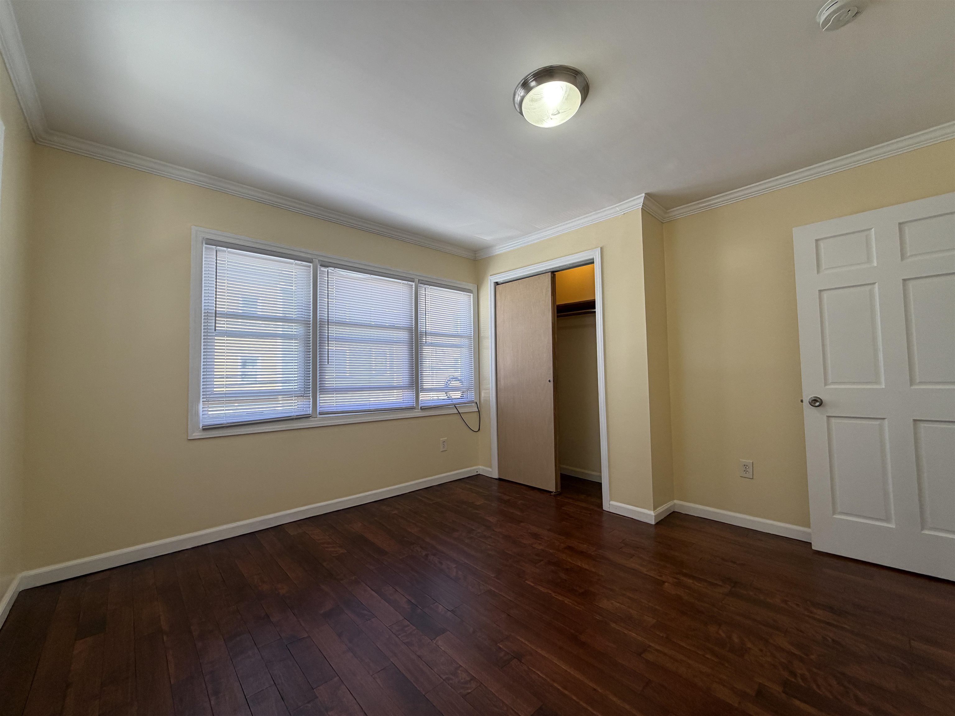 77 HUTTON ST Unit: 4