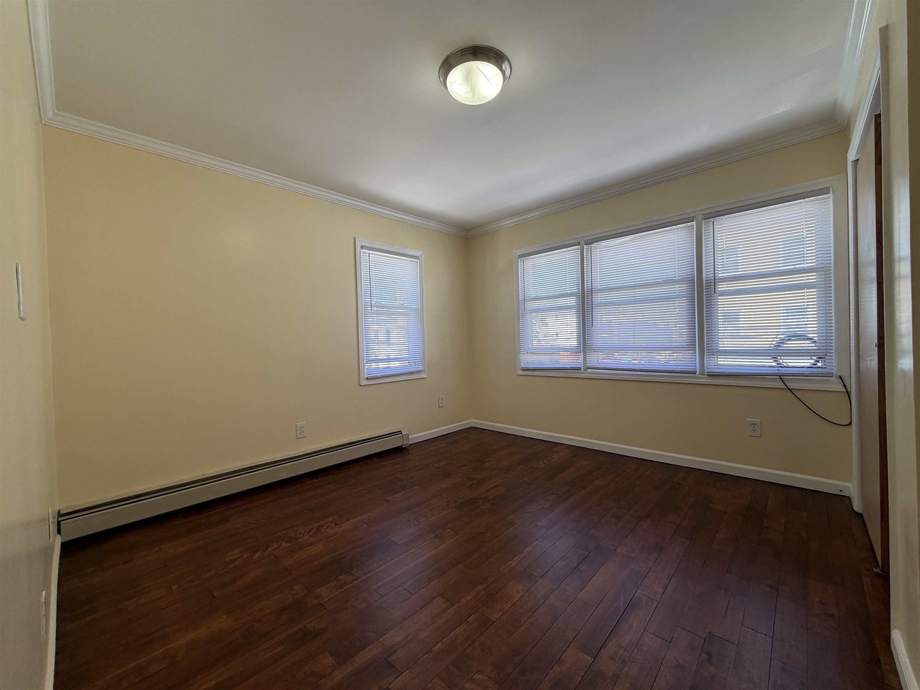 77 HUTTON ST Unit: 4