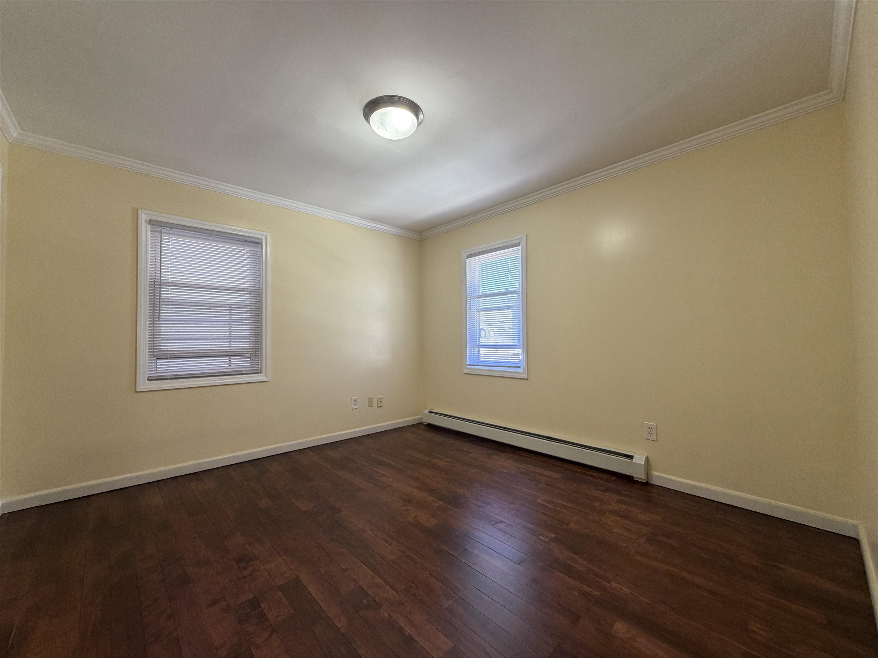 77 HUTTON ST Unit: 4
