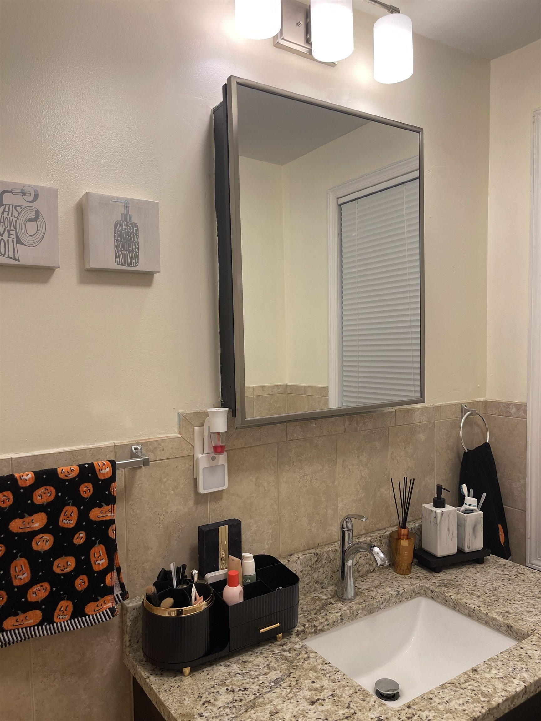 32 BEACON AVE Unit: 2