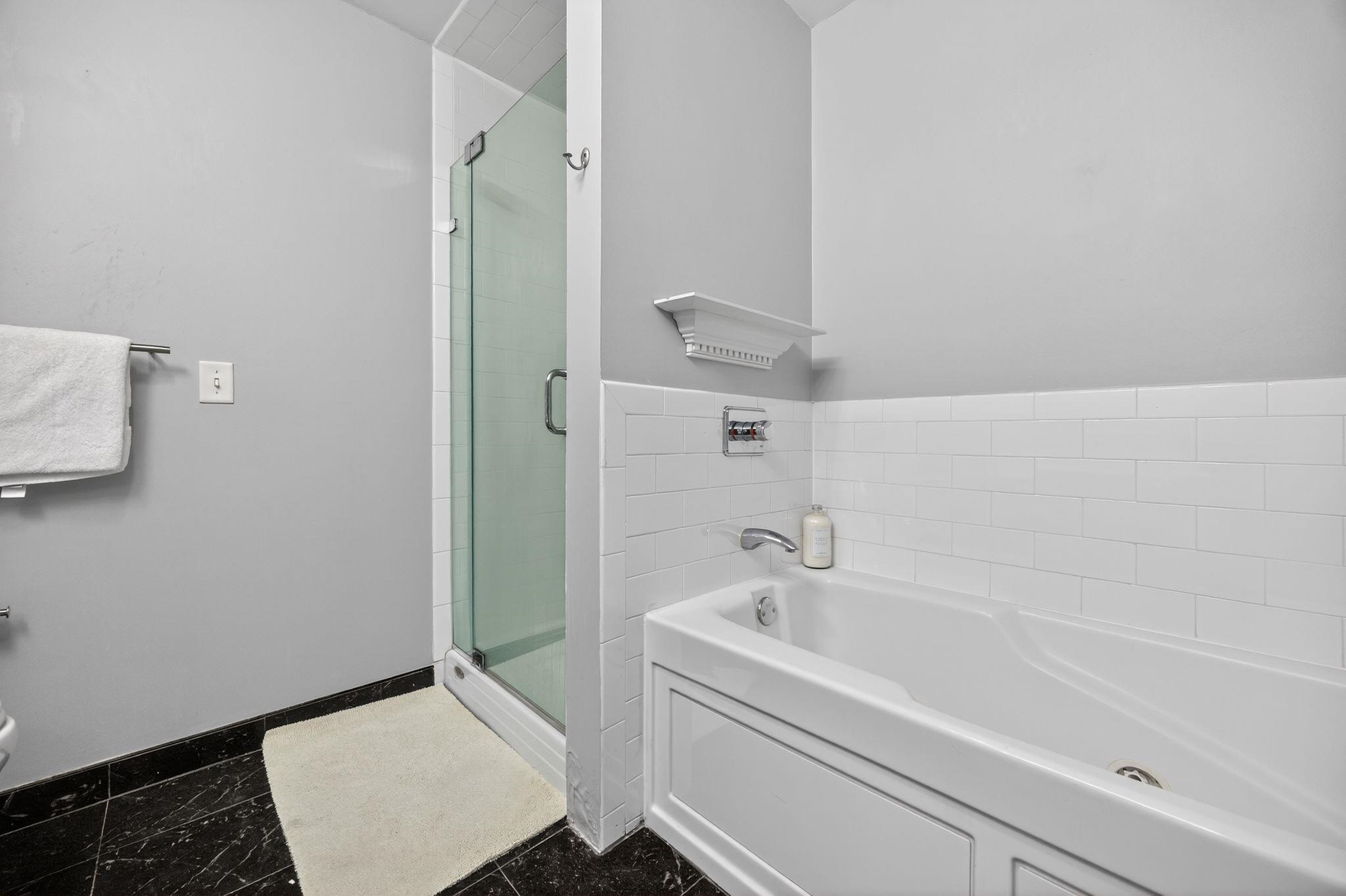 1313 PARK AVE Unit: 2A