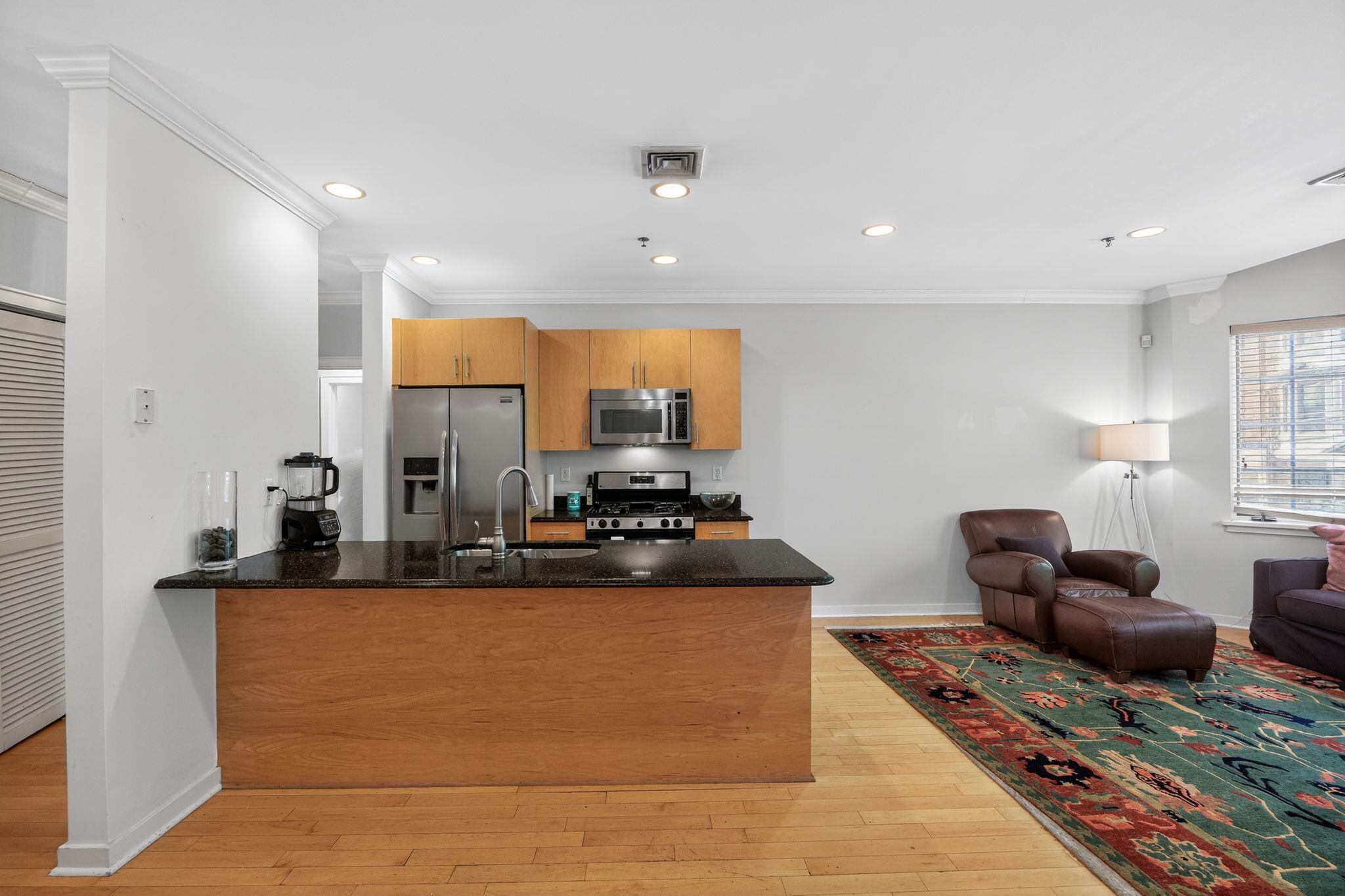 1313 PARK AVE Unit: 2A