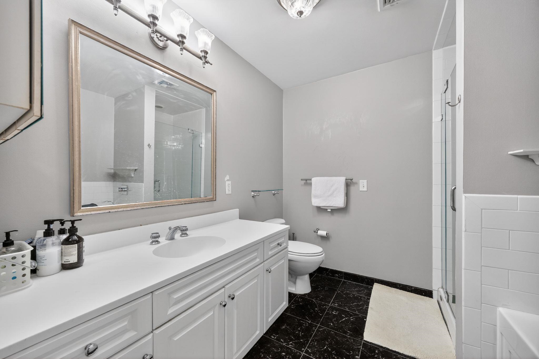 1313 PARK AVE Unit: 2A