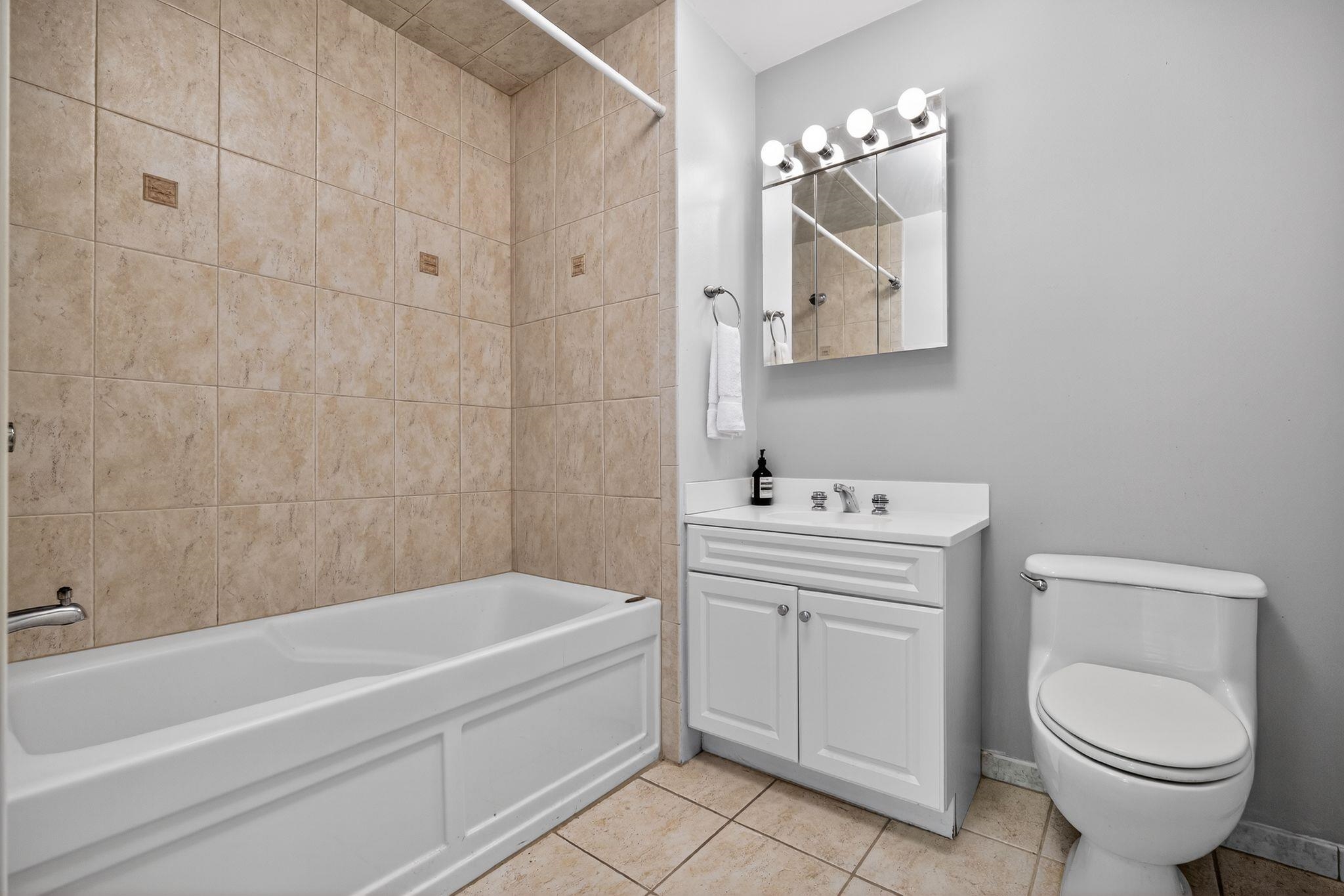 1313 PARK AVE Unit: 2A