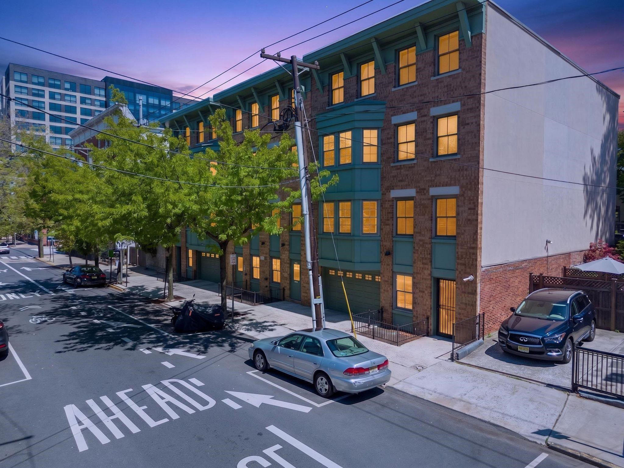 1313 PARK AVE Unit: 2A
