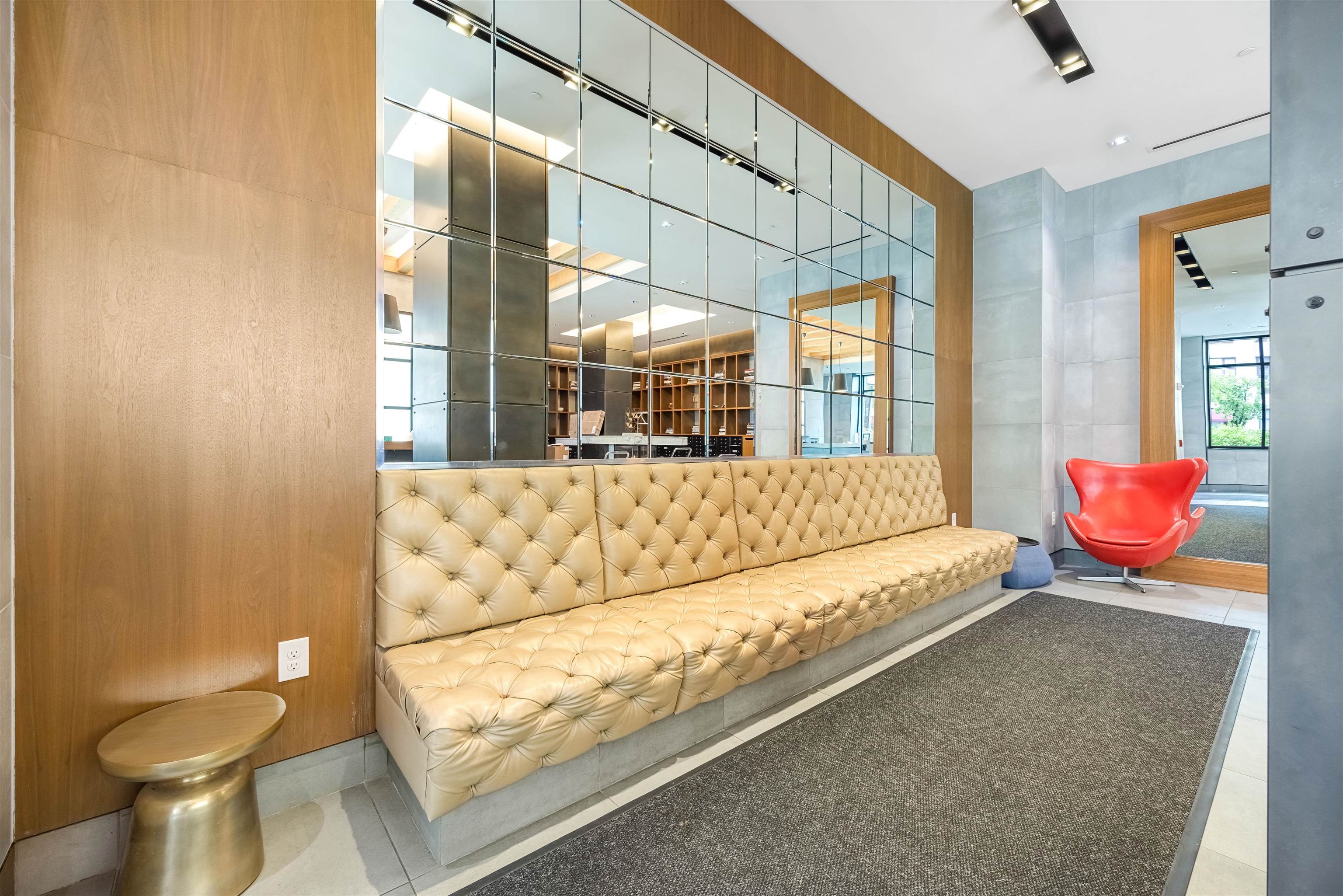 1400 HUDSON ST Unit: 209
