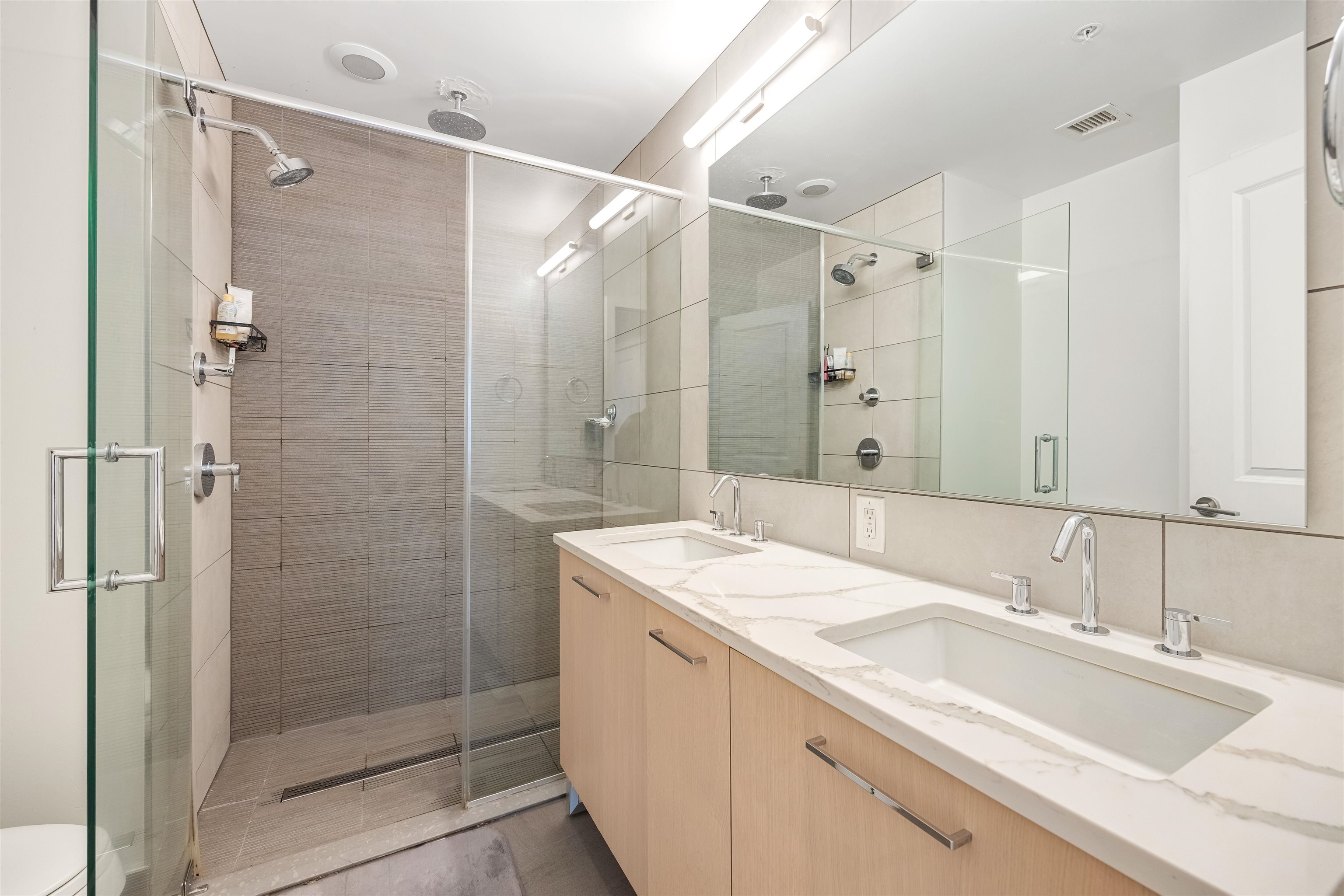 1400 HUDSON ST Unit: 209