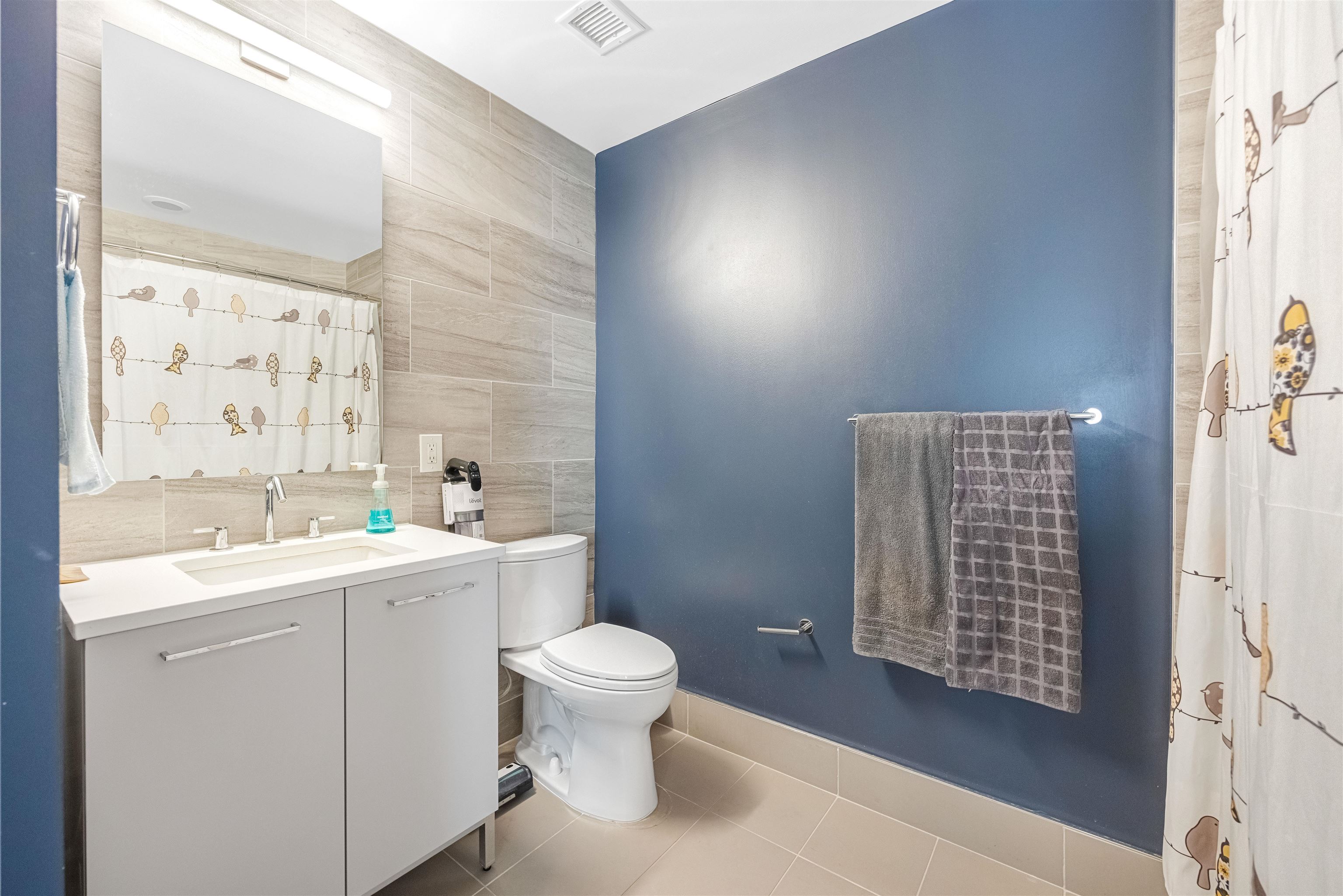 1400 HUDSON ST Unit: 209