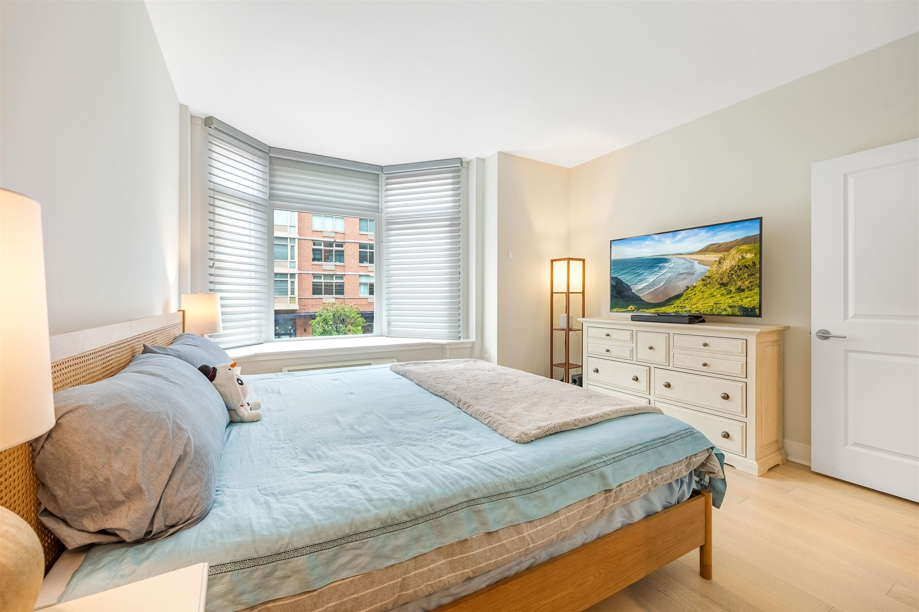 1400 HUDSON ST Unit: 209