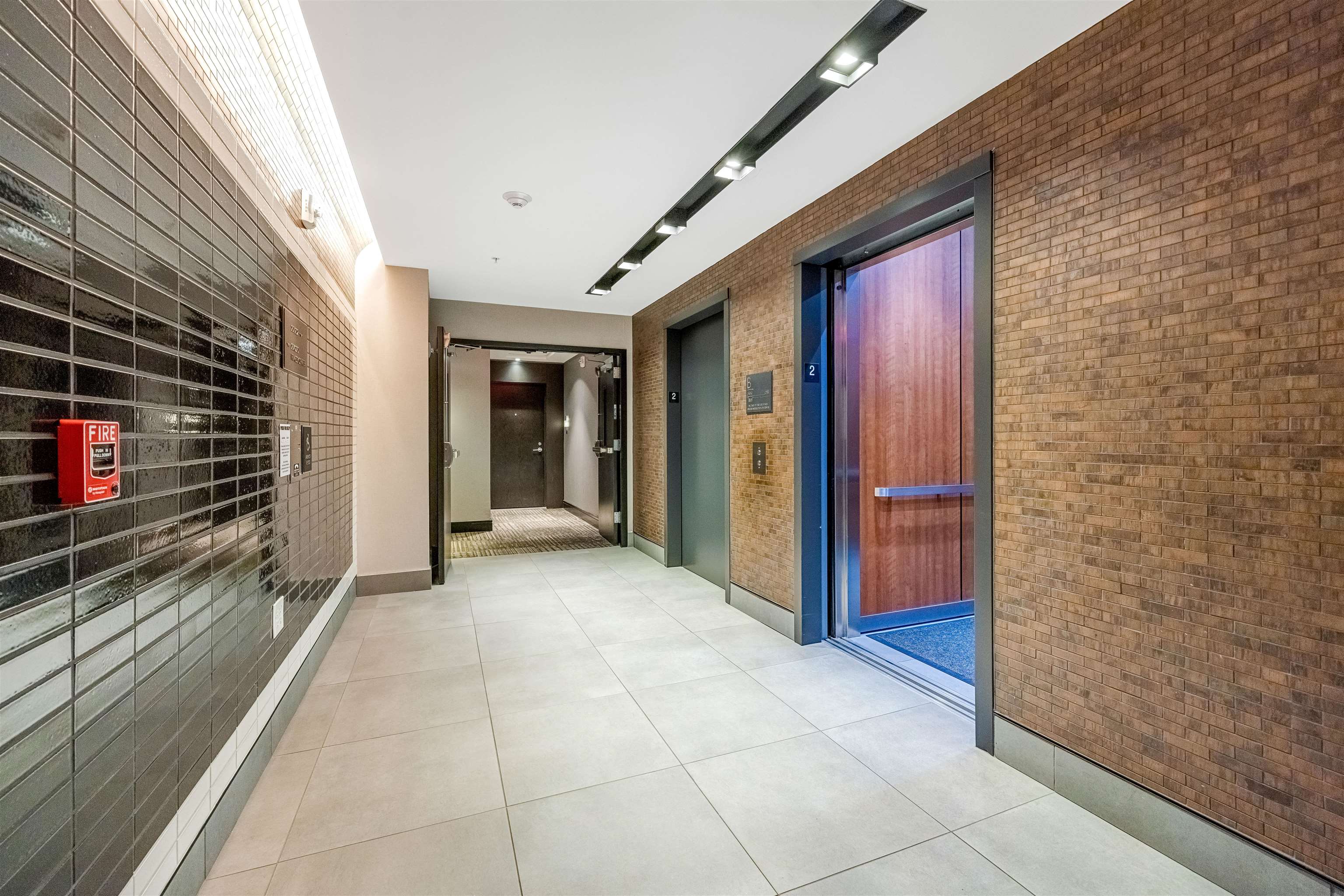 1400 HUDSON ST Unit: 209