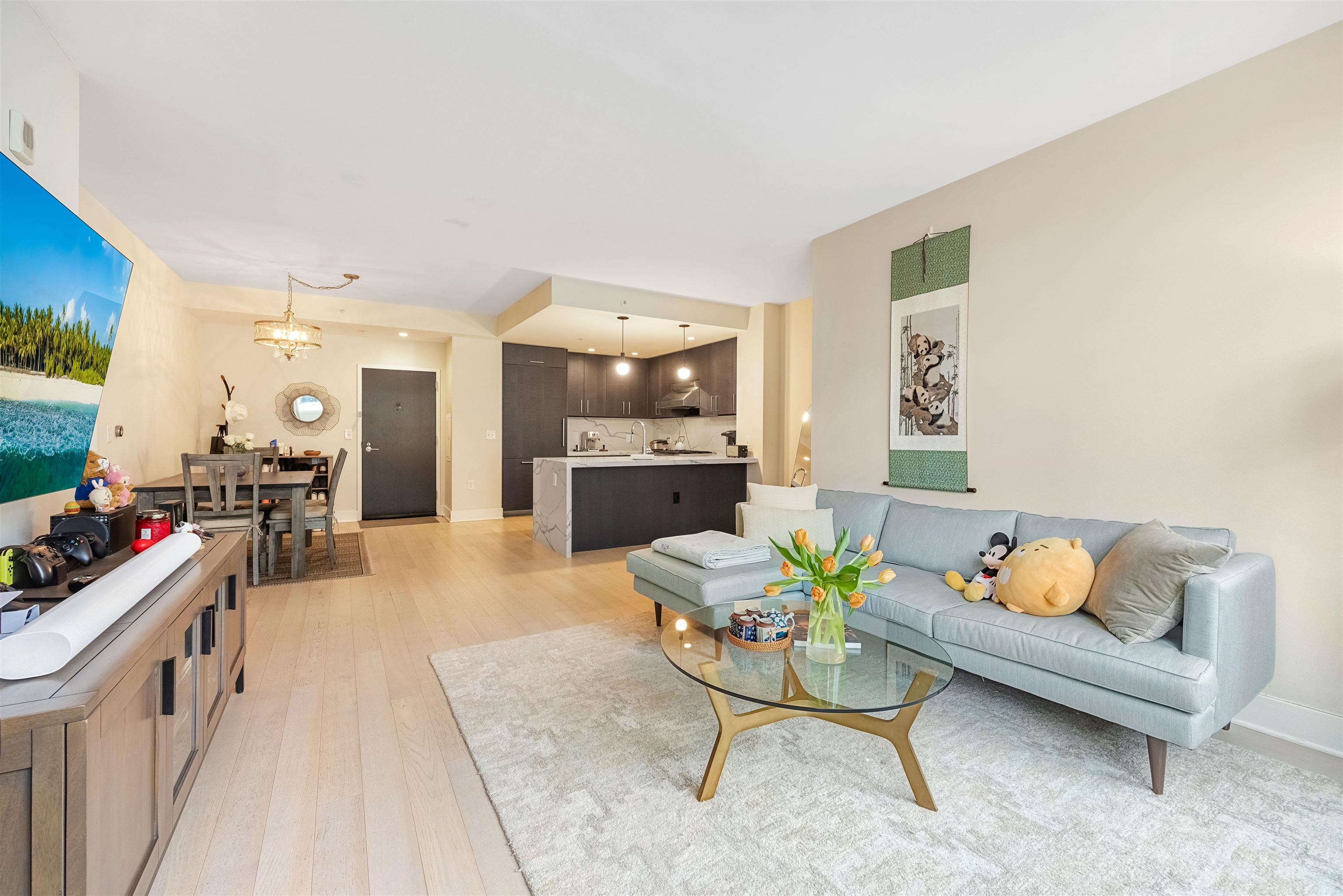 1400 HUDSON ST Unit: 209
