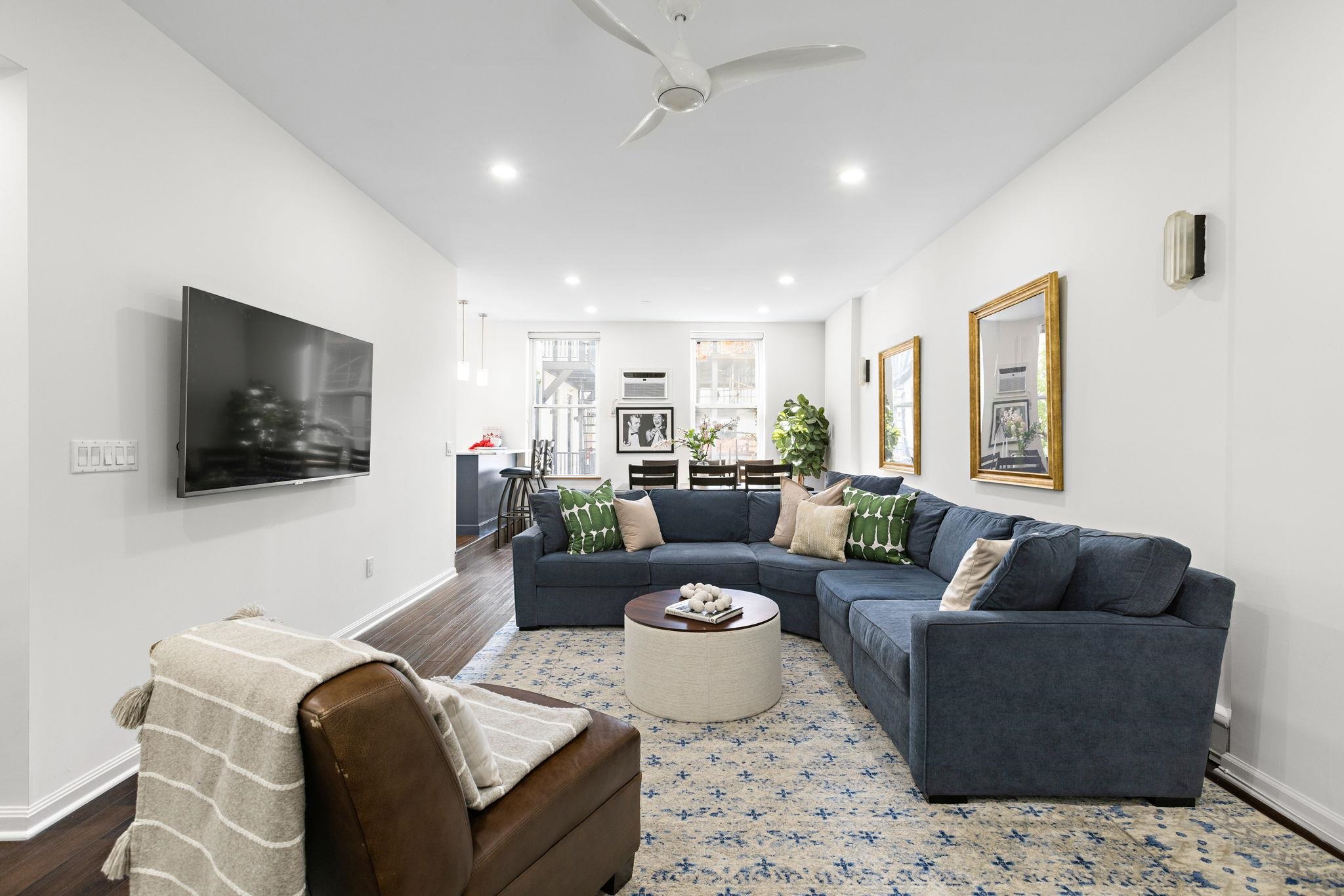 304 HUDSON ST Unit: 3