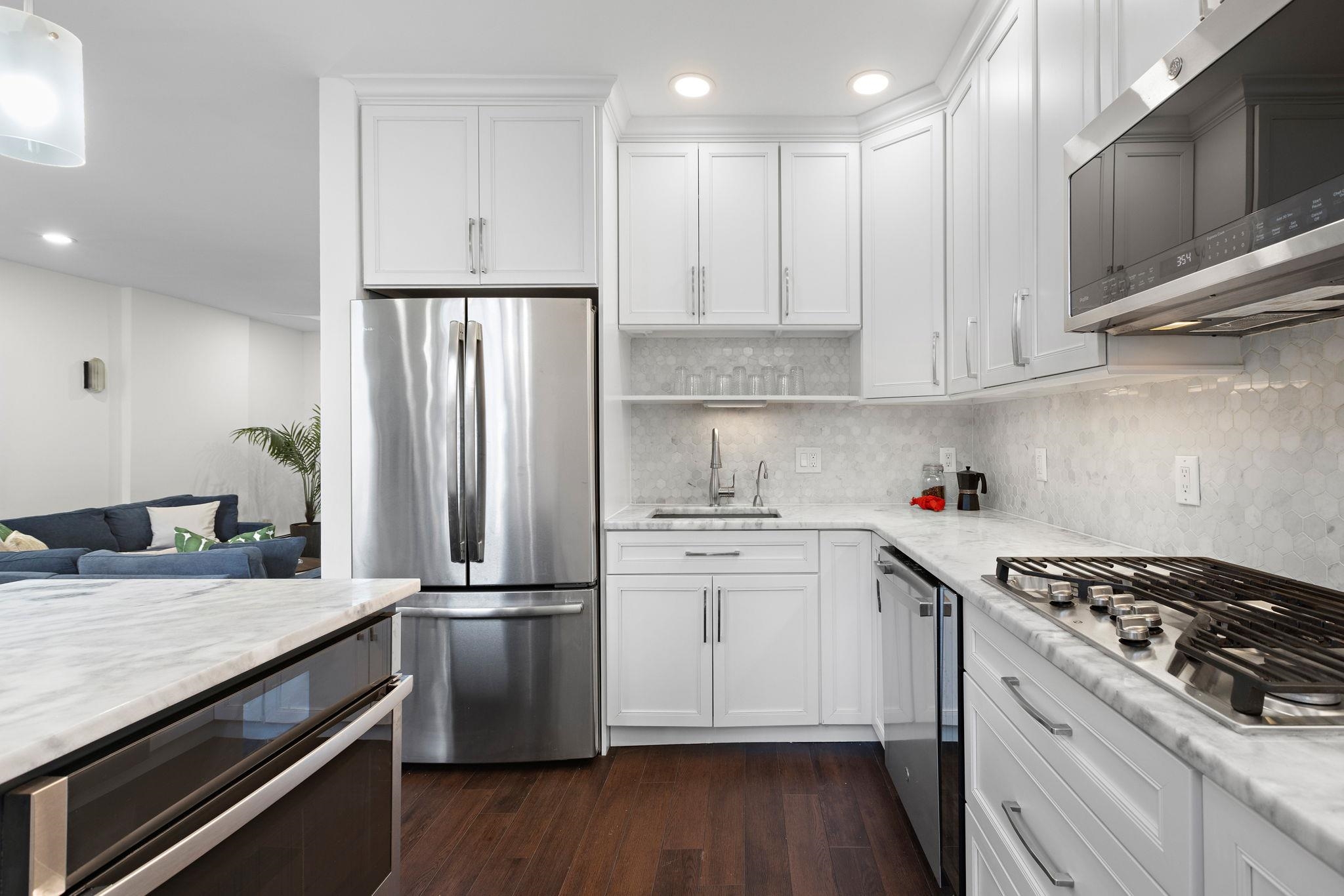 304 HUDSON ST Unit: 3