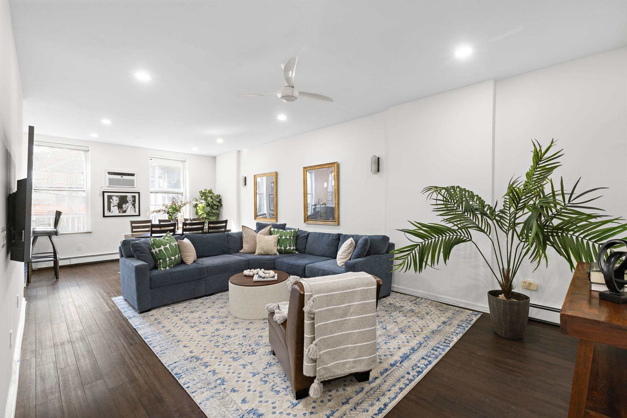 304 HUDSON ST Unit: 3
