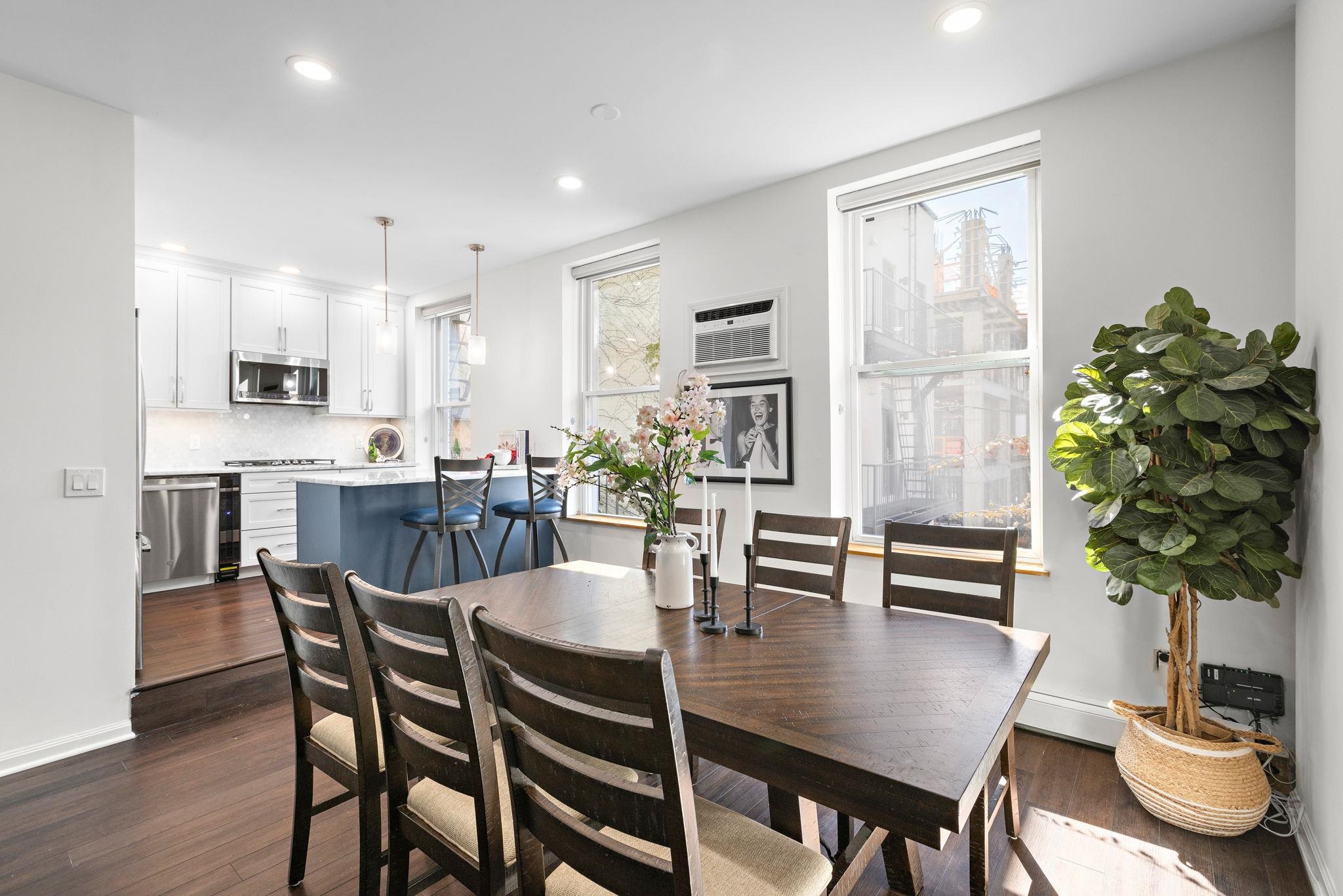 304 HUDSON ST Unit: 3
