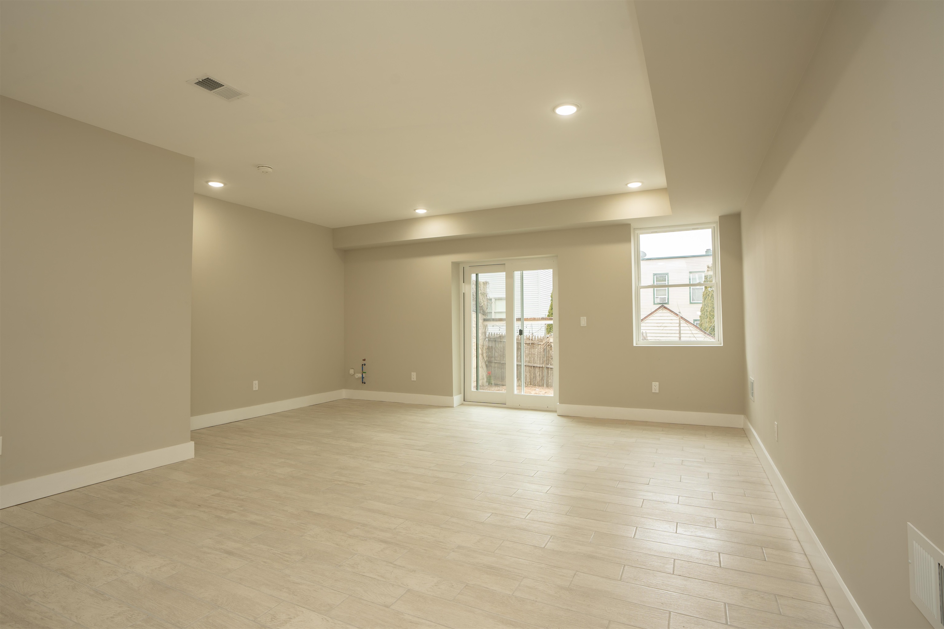 111 POPLAR ST