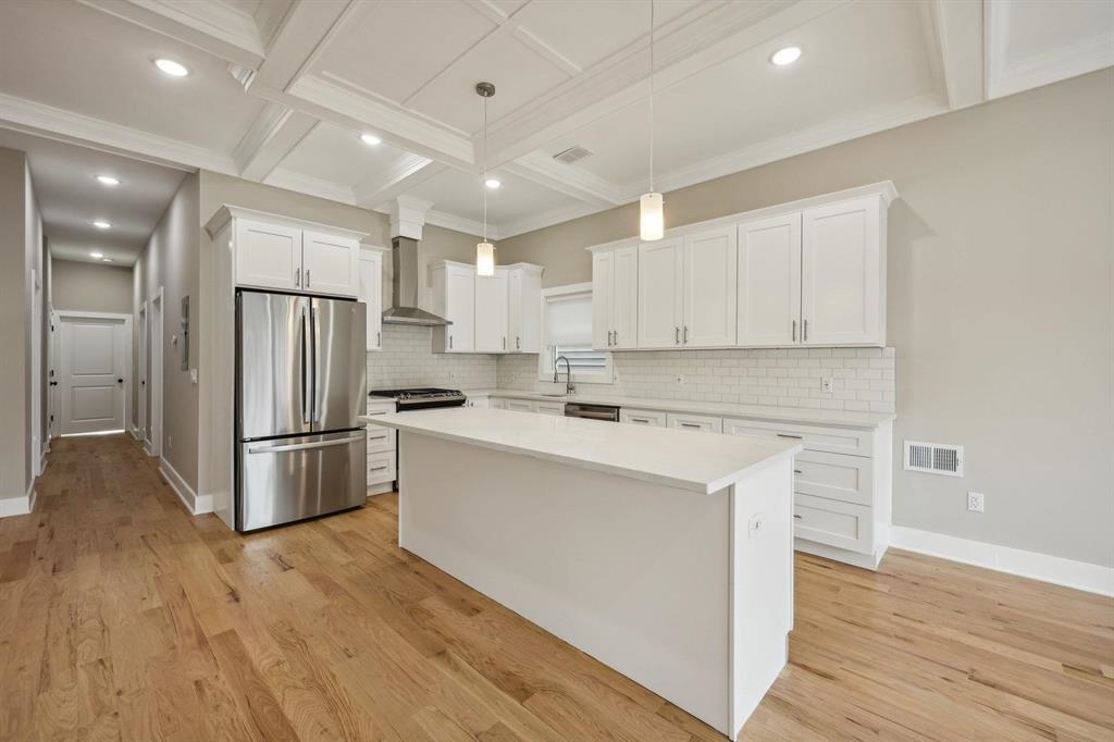 111 POPLAR ST
