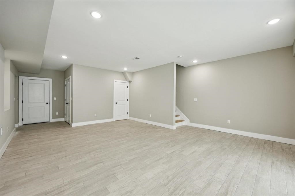 111 POPLAR ST