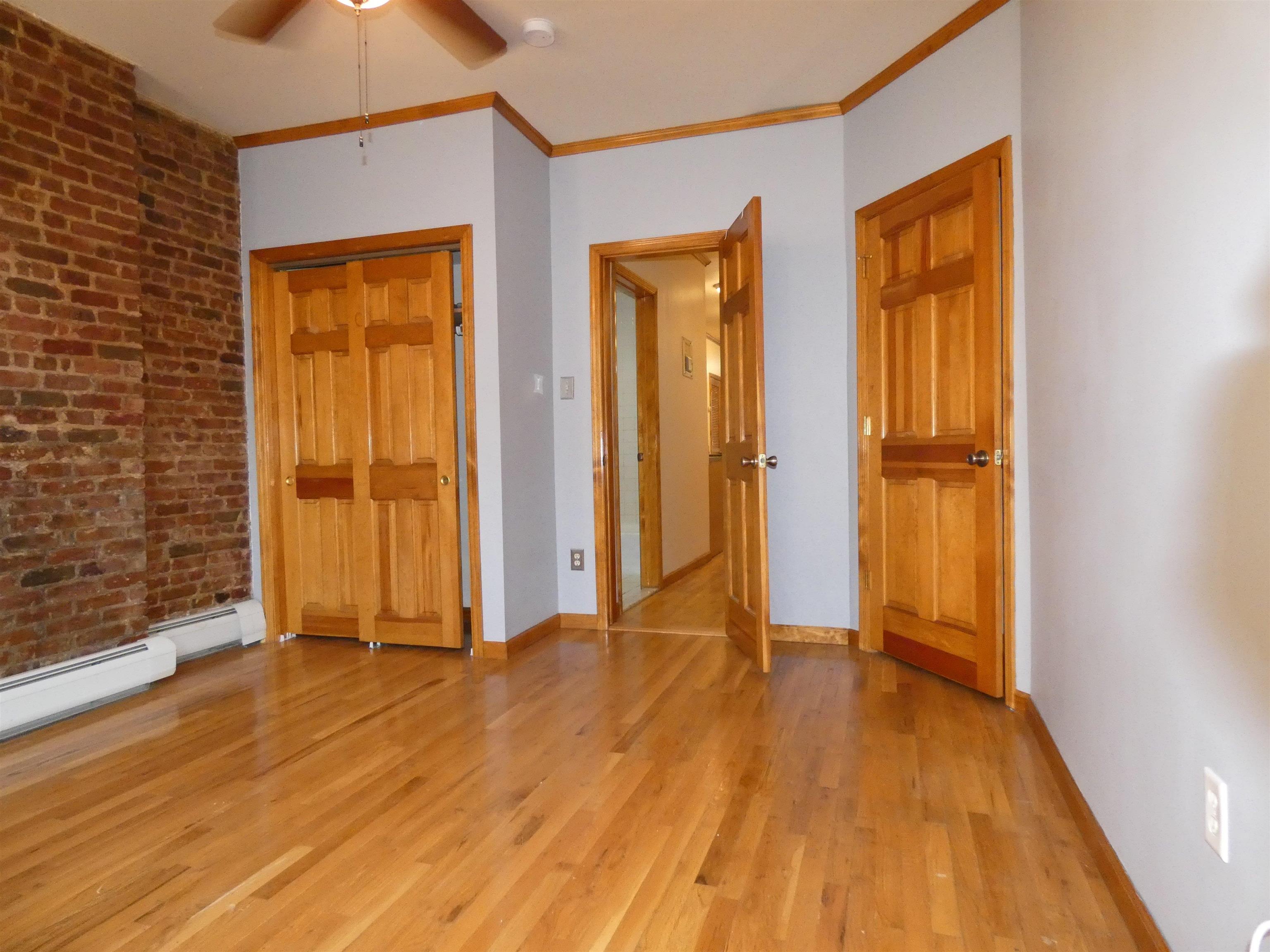931 PARK AVE Unit: 2L