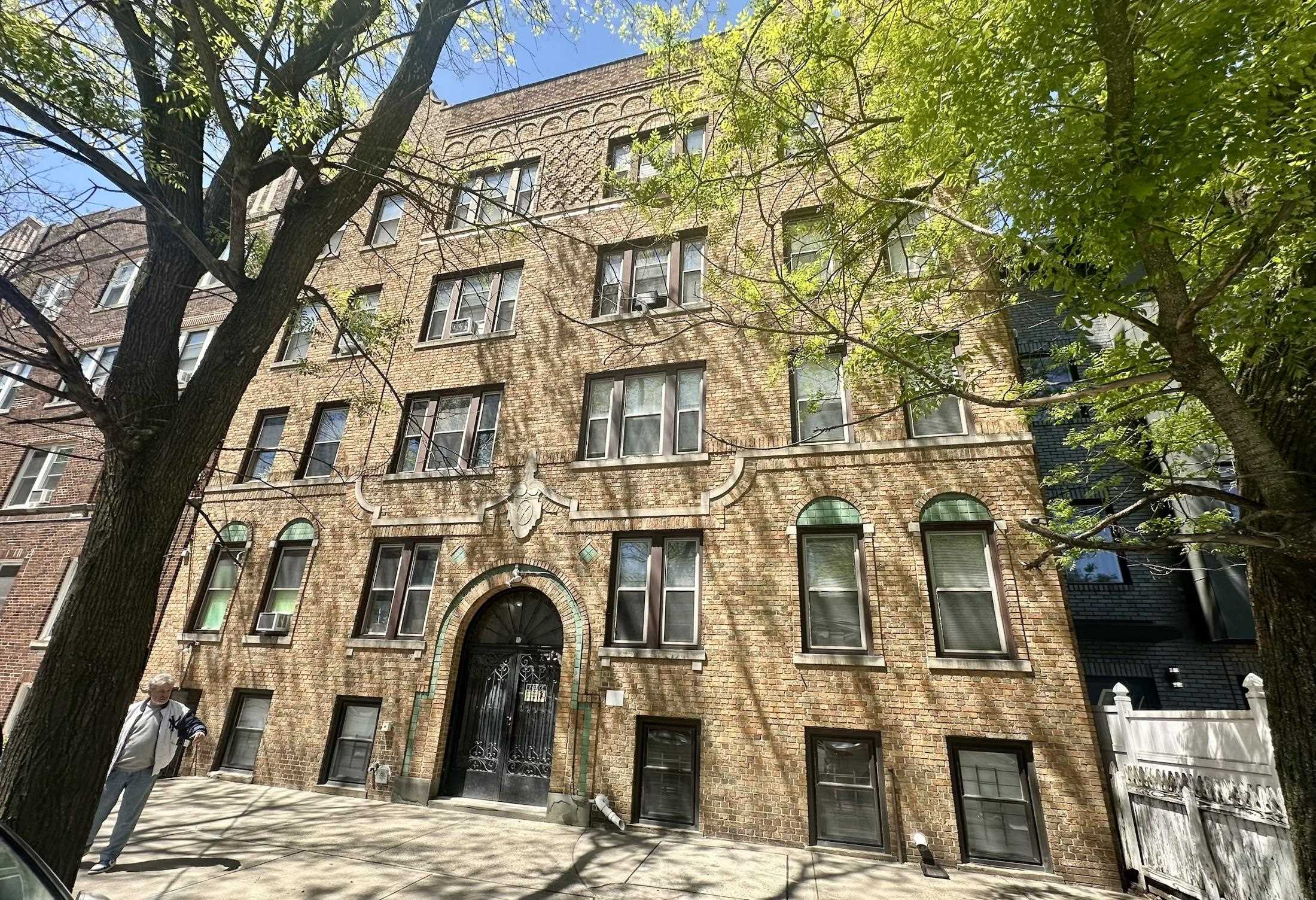 61 CORBIN AVE Unit: A3