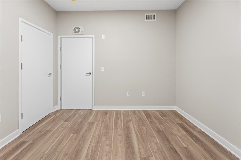 475 COMMUNIPAW AVE Unit: 205