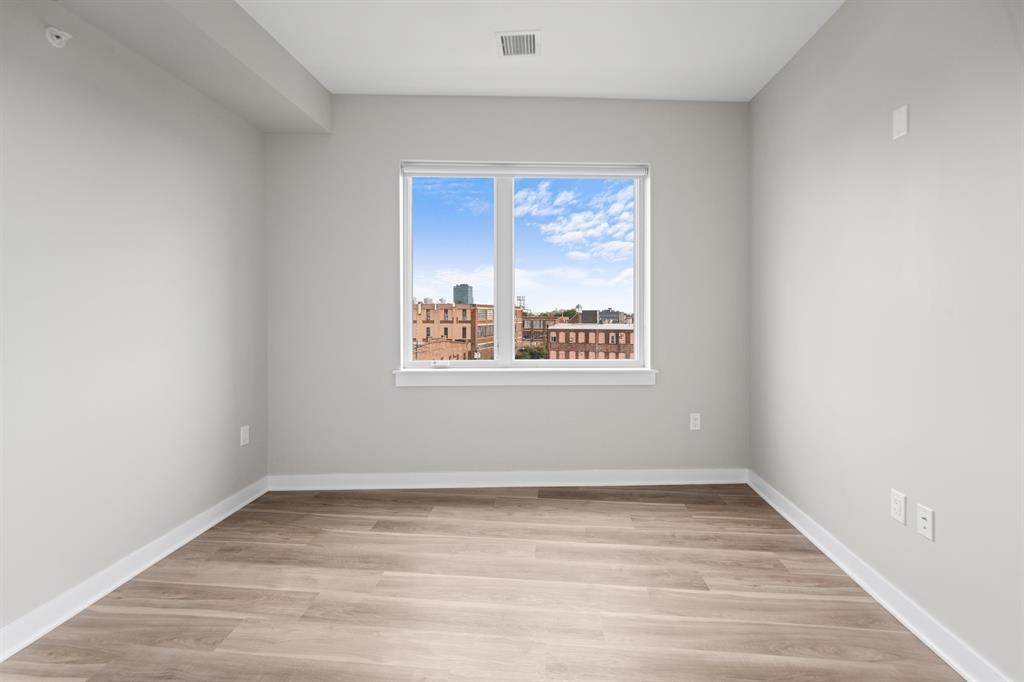 475 COMMUNIPAW AVE Unit: 205