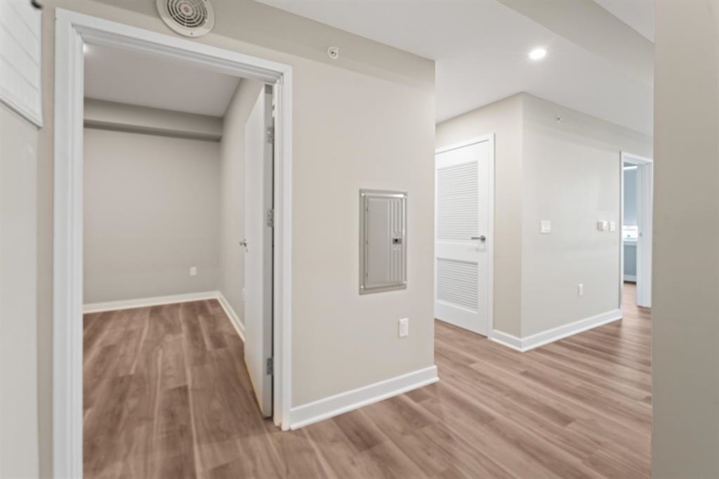 475 COMMUNIPAW AVE Unit: 205