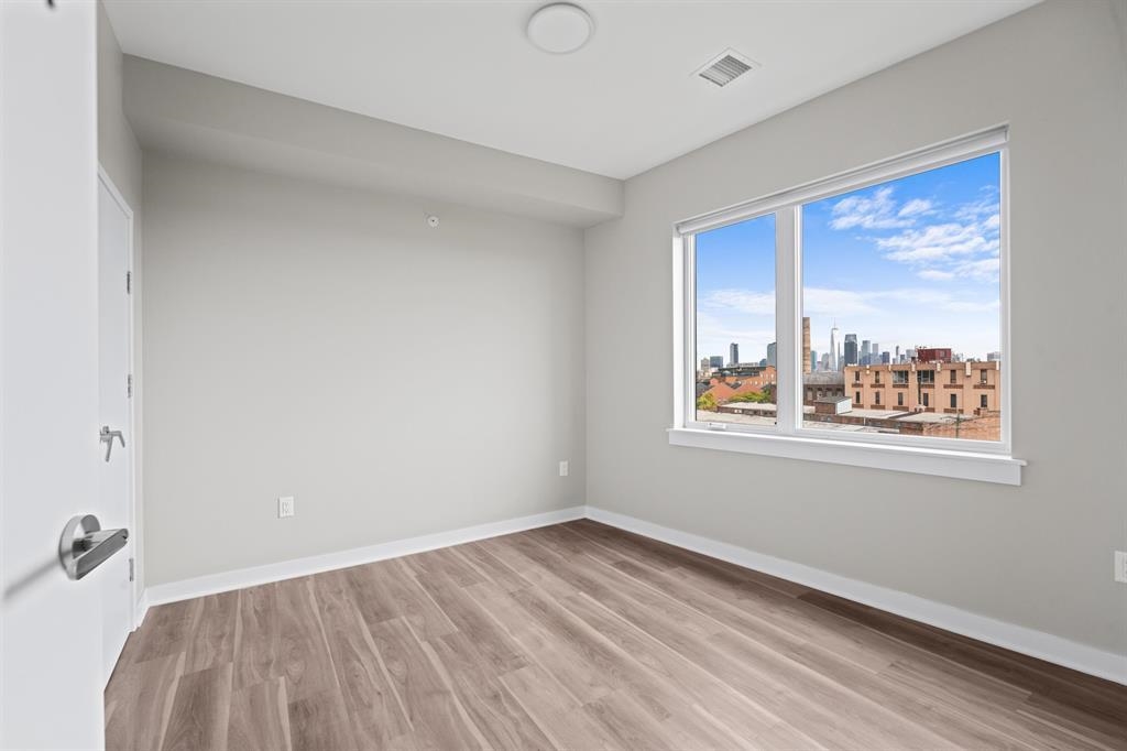 475 COMMUNIPAW AVE Unit: 205