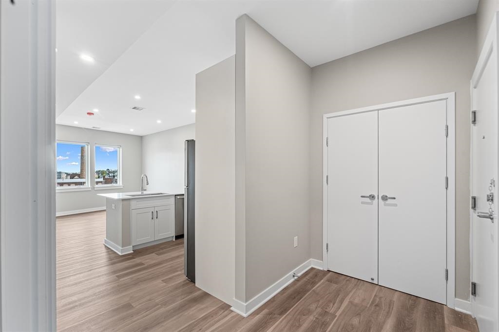 475 COMMUNIPAW AVE Unit: 205