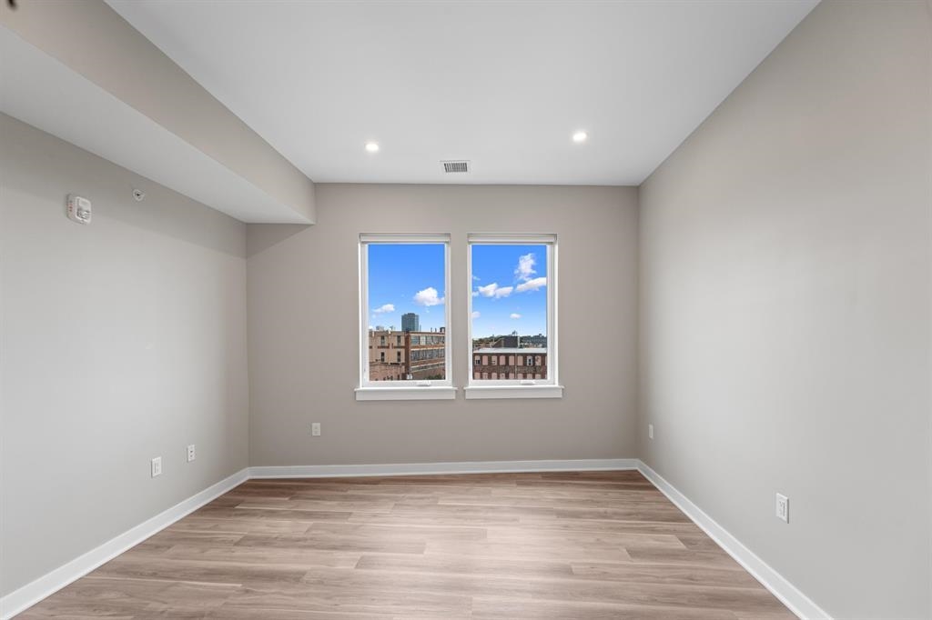 475 COMMUNIPAW AVE Unit: 205