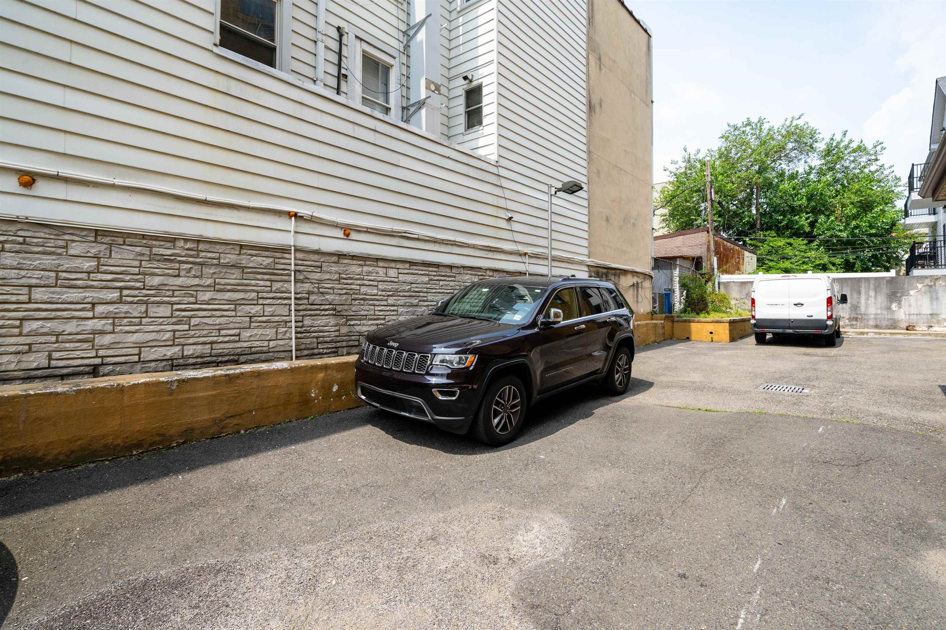 415 CENTRAL AVE Unit: 4F