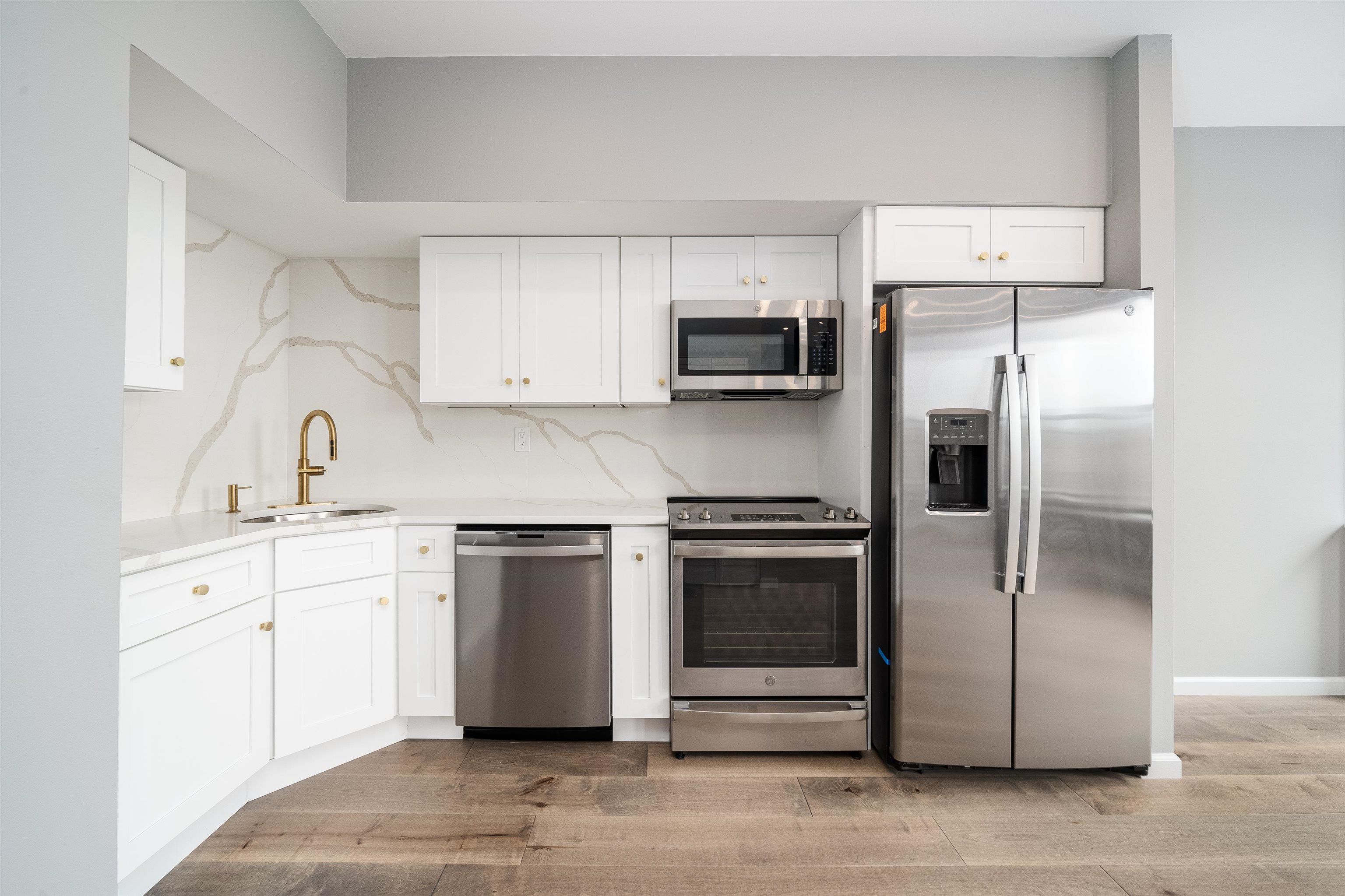 415 CENTRAL AVE Unit: 4F