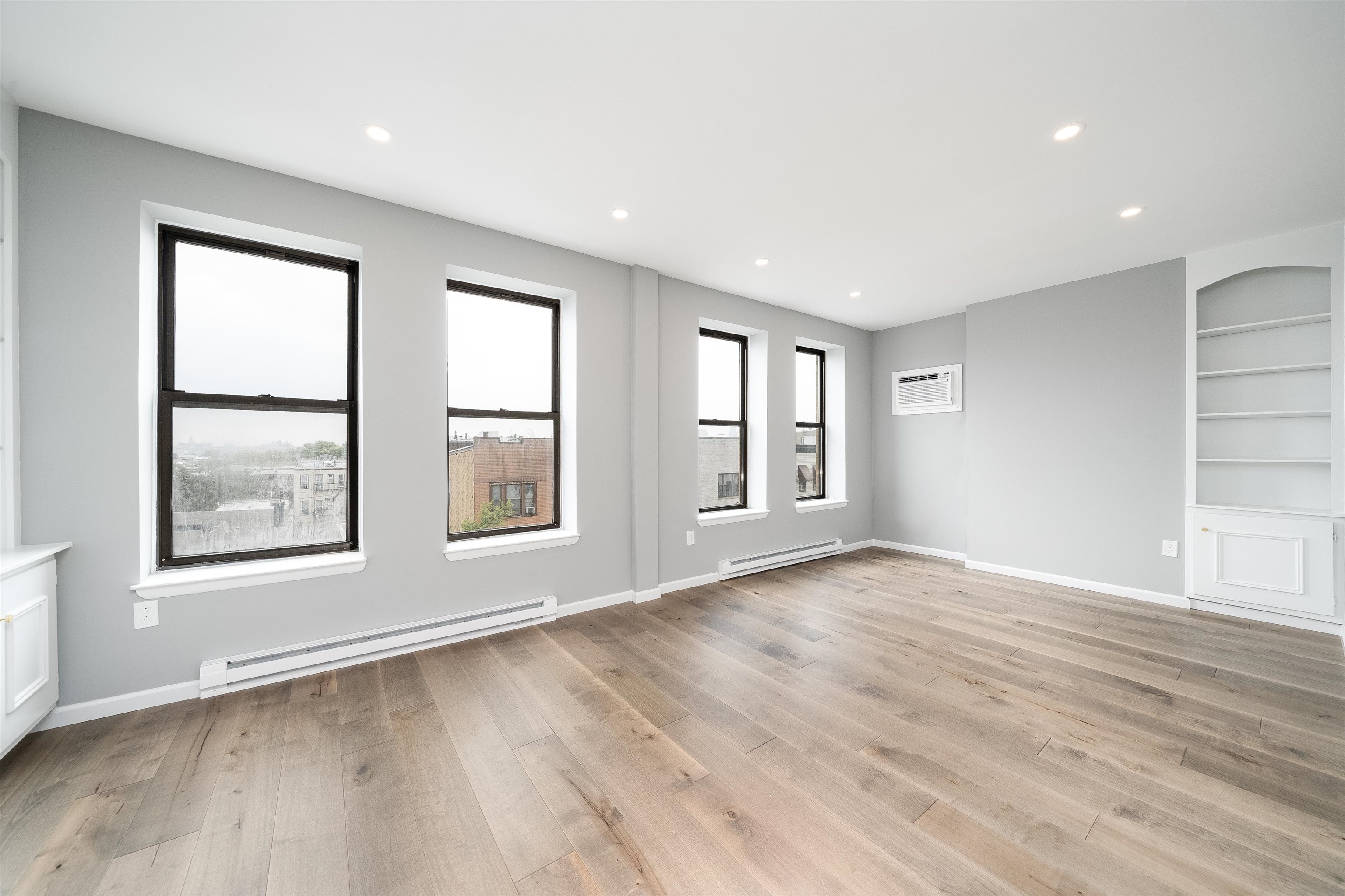 415 CENTRAL AVE Unit: 4F