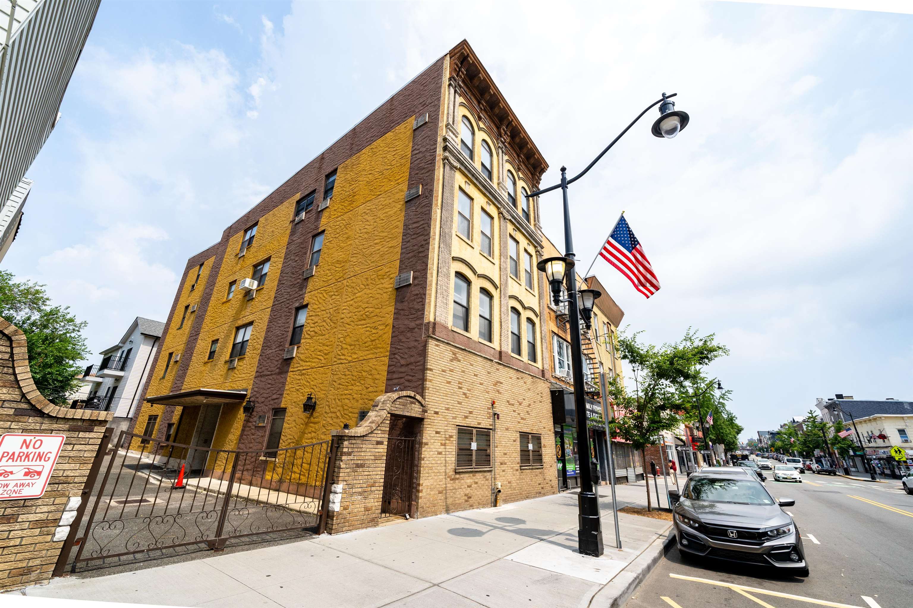 415 CENTRAL AVE Unit: 4F