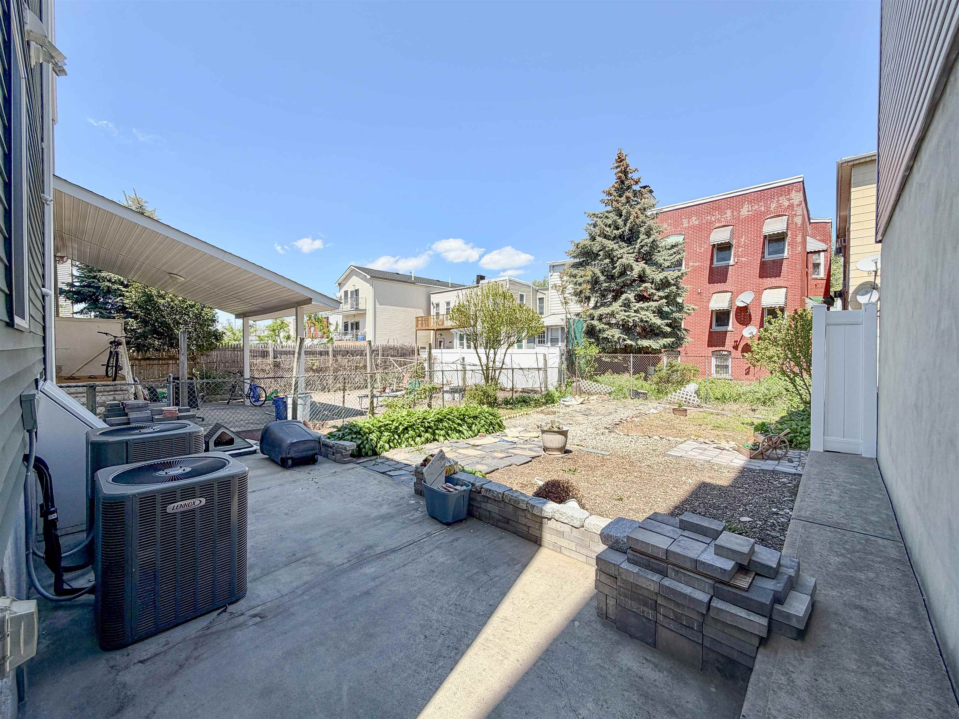 106 POPLAR ST Unit: 1