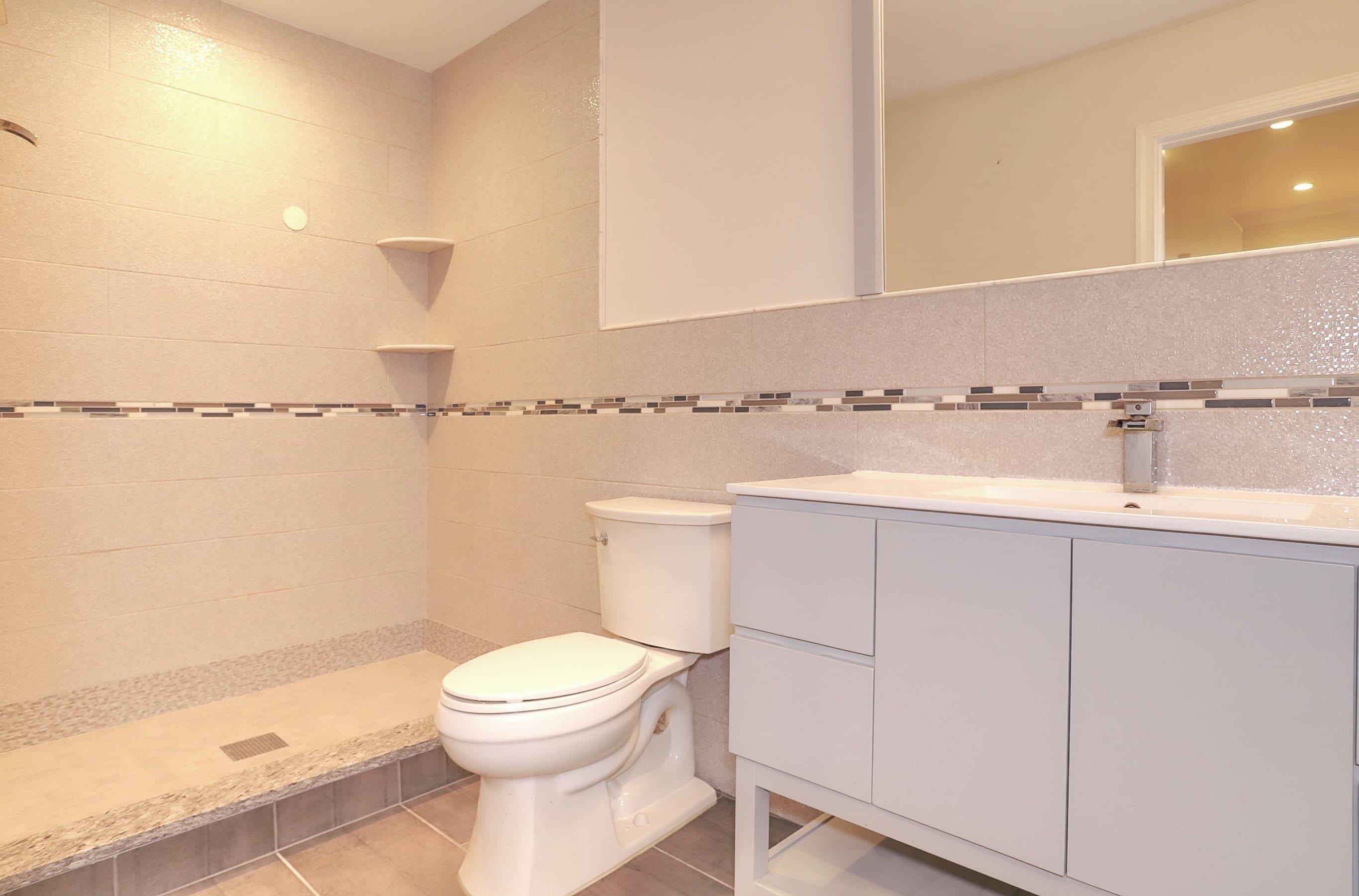 106 POPLAR ST Unit: 1