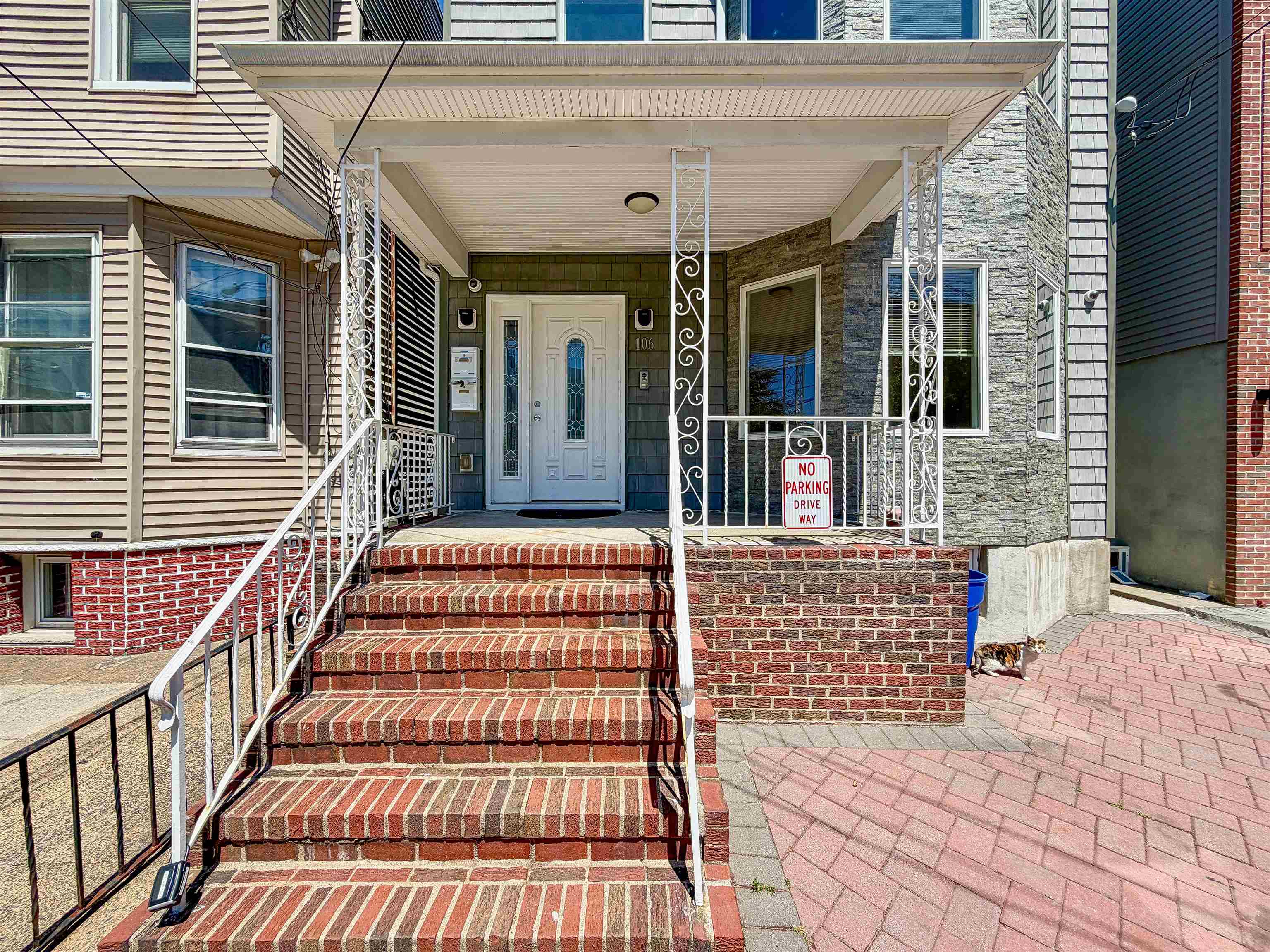 106 POPLAR ST Unit: 1