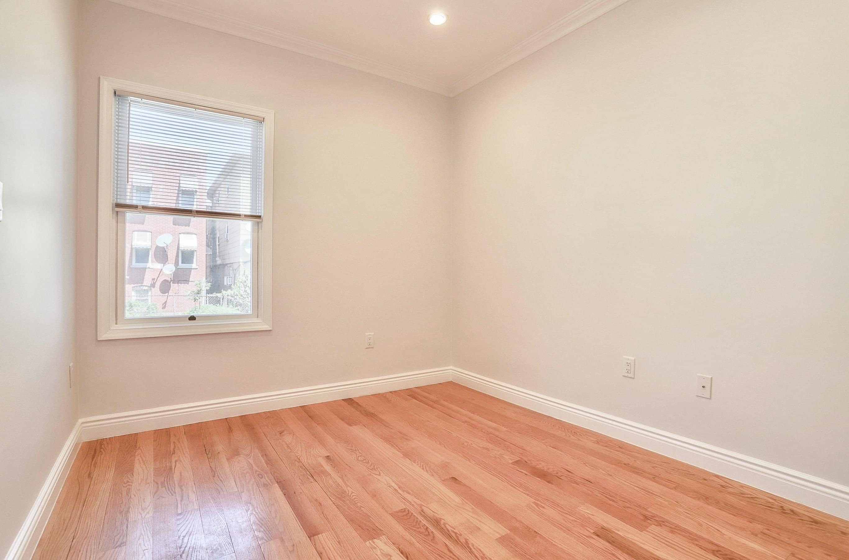 106 POPLAR ST Unit: 1