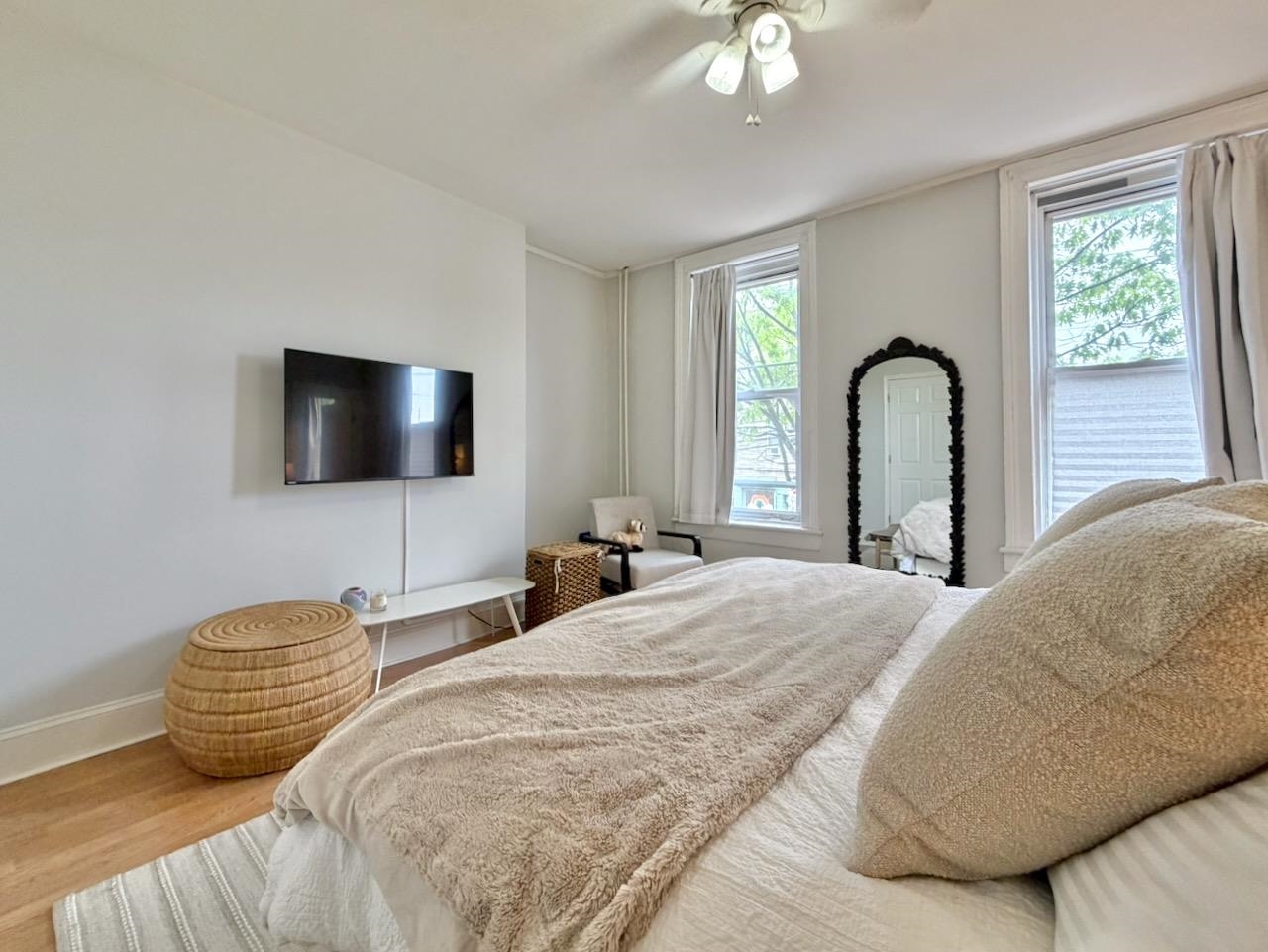 592 PALISADE AVE Unit: 2
