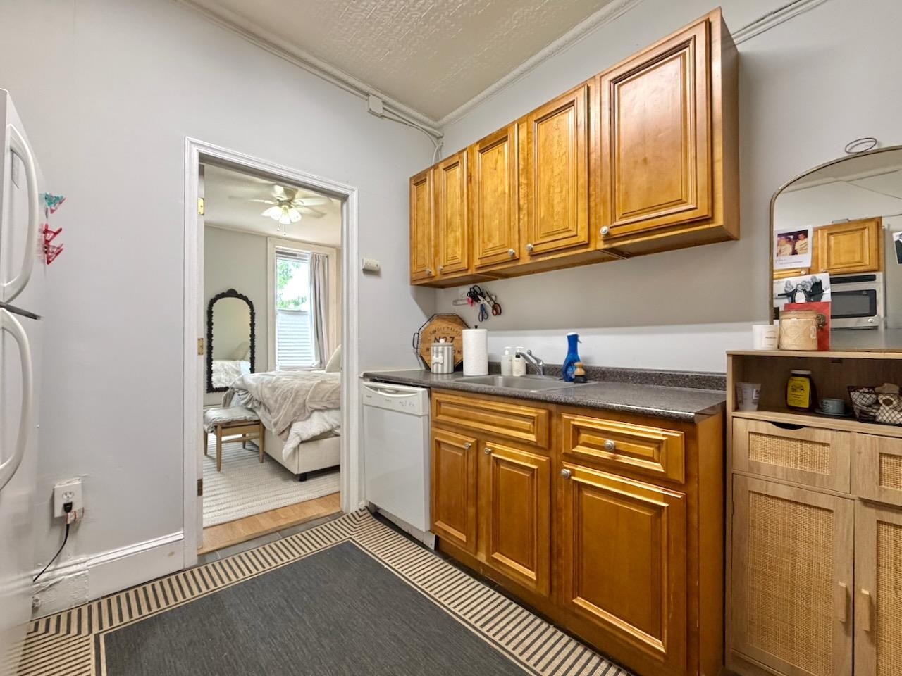 592 PALISADE AVE Unit: 2