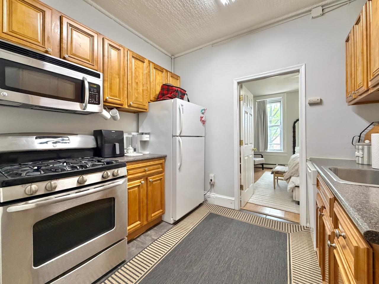 592 PALISADE AVE Unit: 2