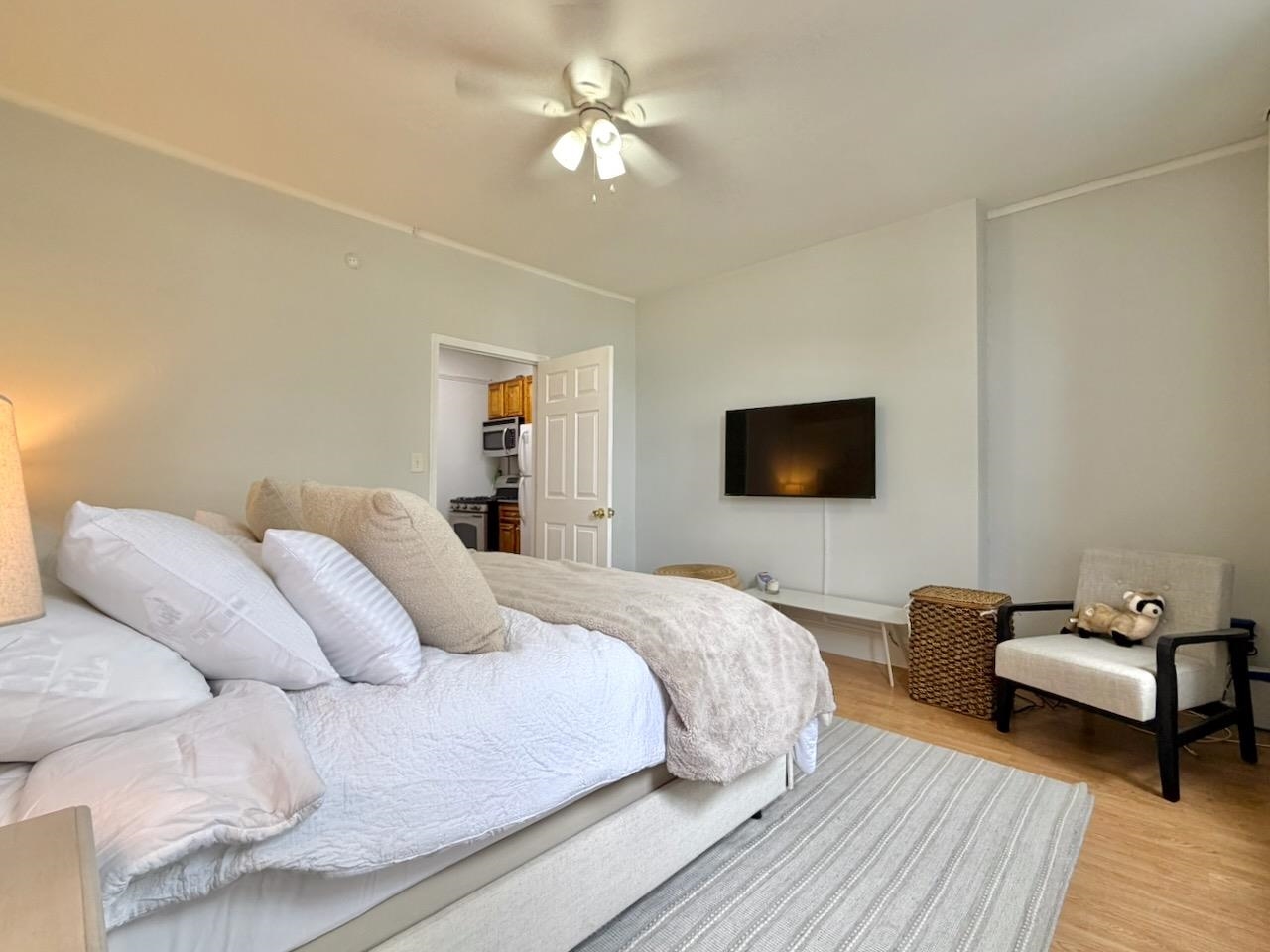 592 PALISADE AVE Unit: 2