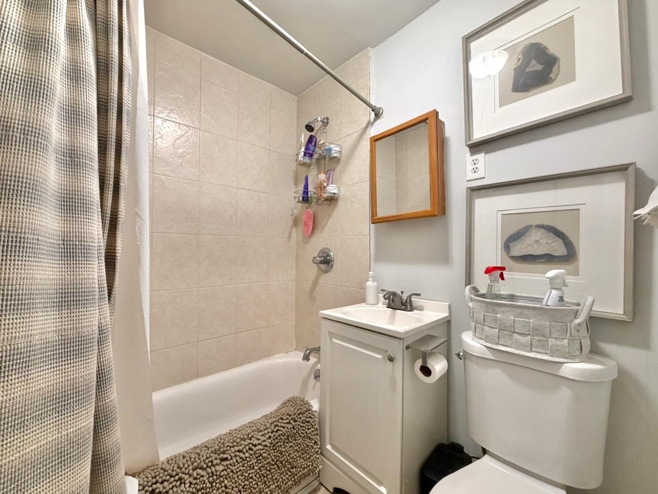 592 PALISADE AVE Unit: 2