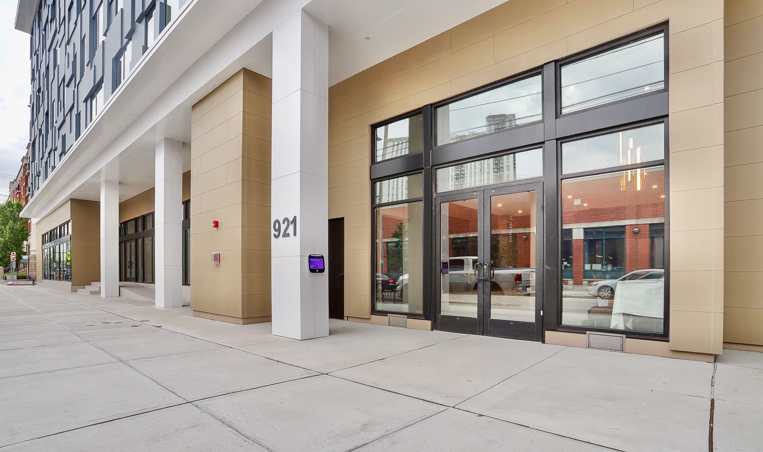 921 MADISON ST Unit: 605