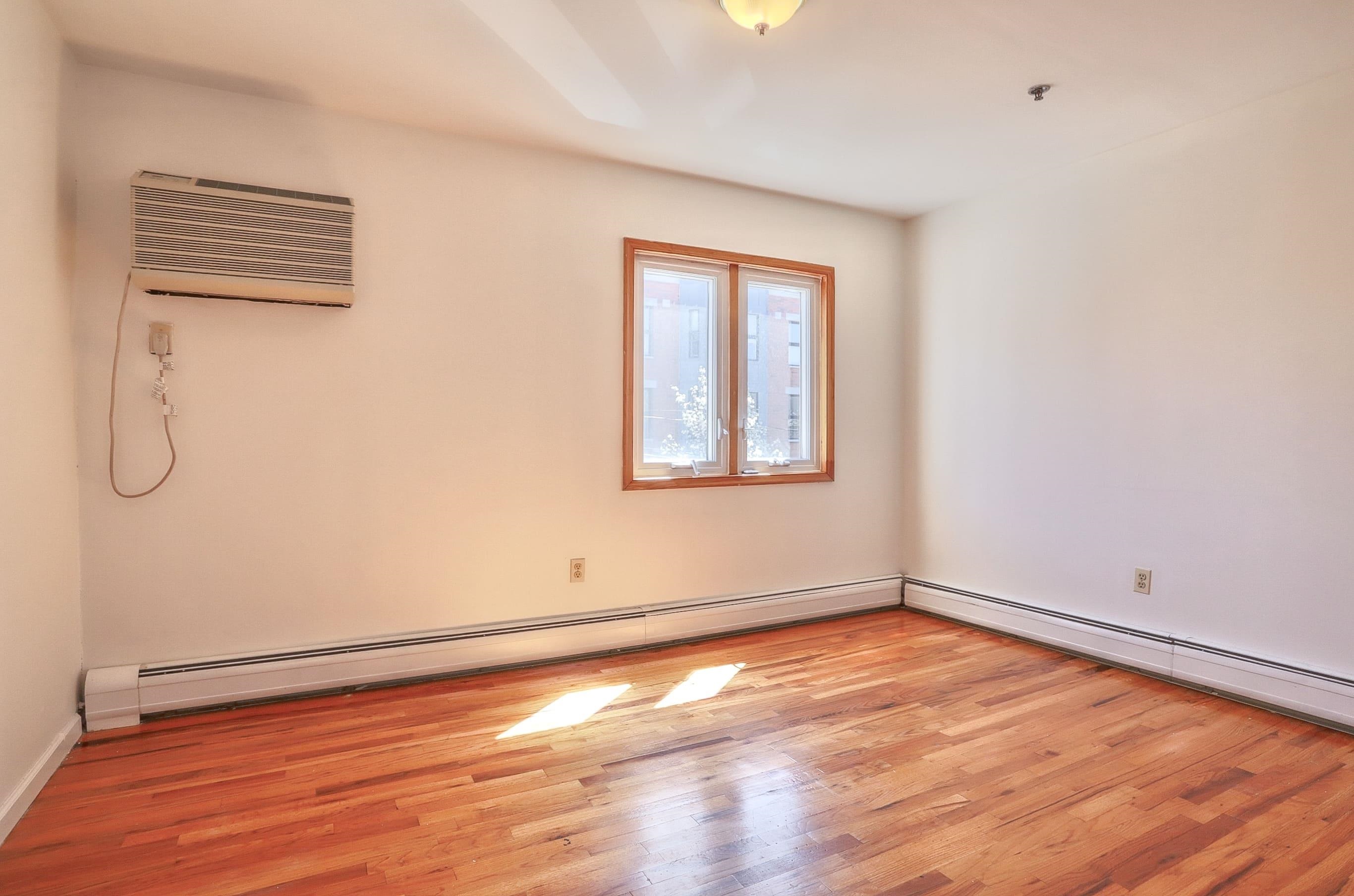 632 ADAMS ST Unit: 3