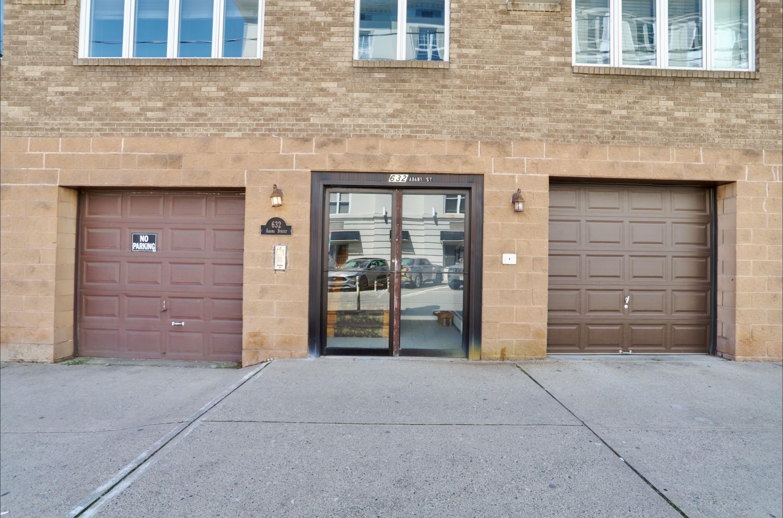 632 ADAMS ST Unit: 3