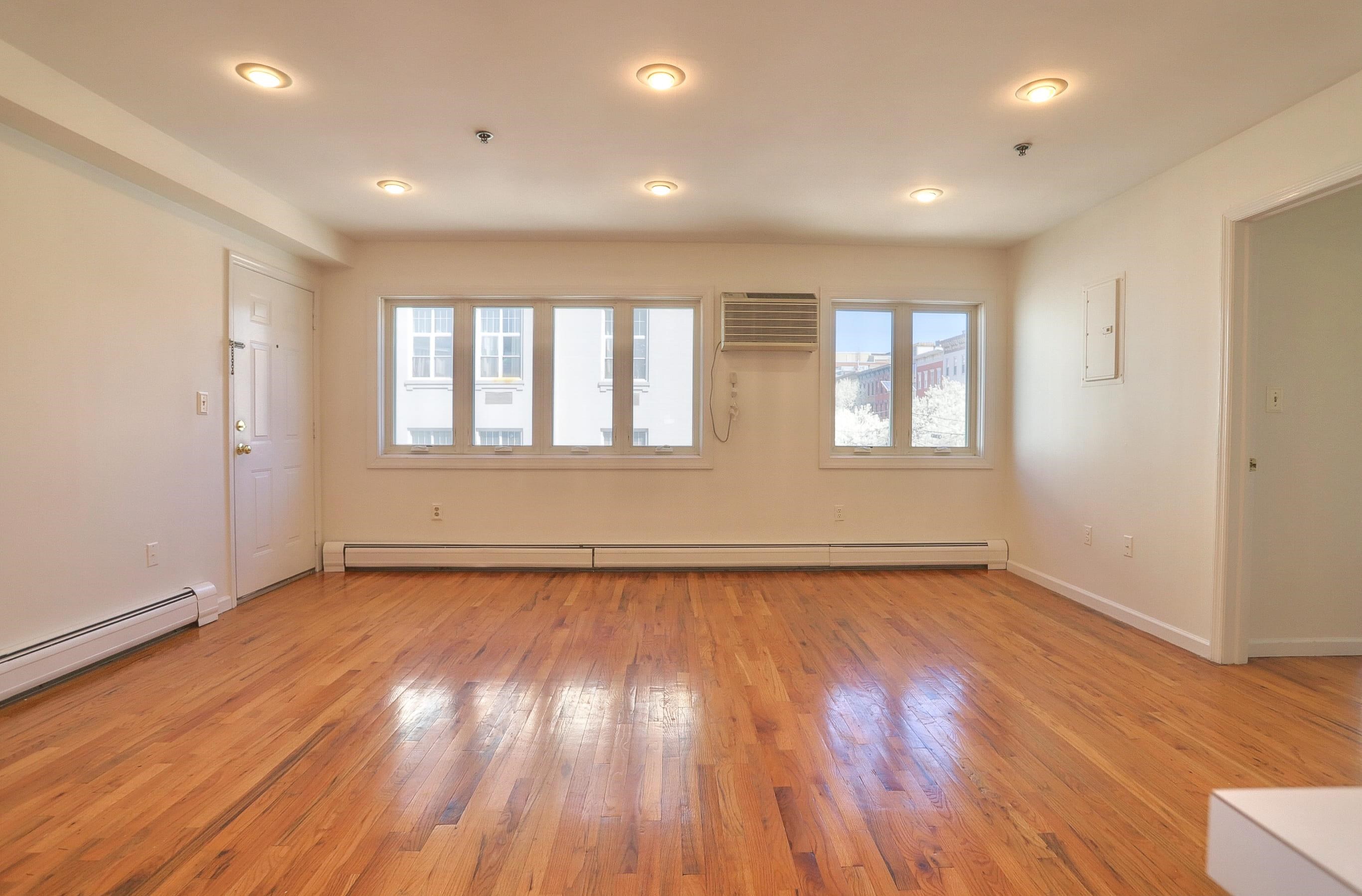 632 ADAMS ST Unit: 3