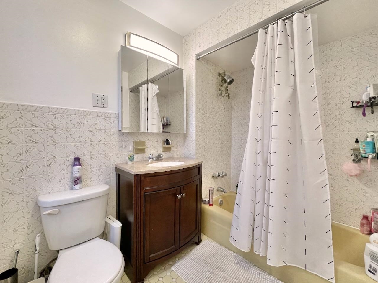227 CLINTON ST Unit: 3